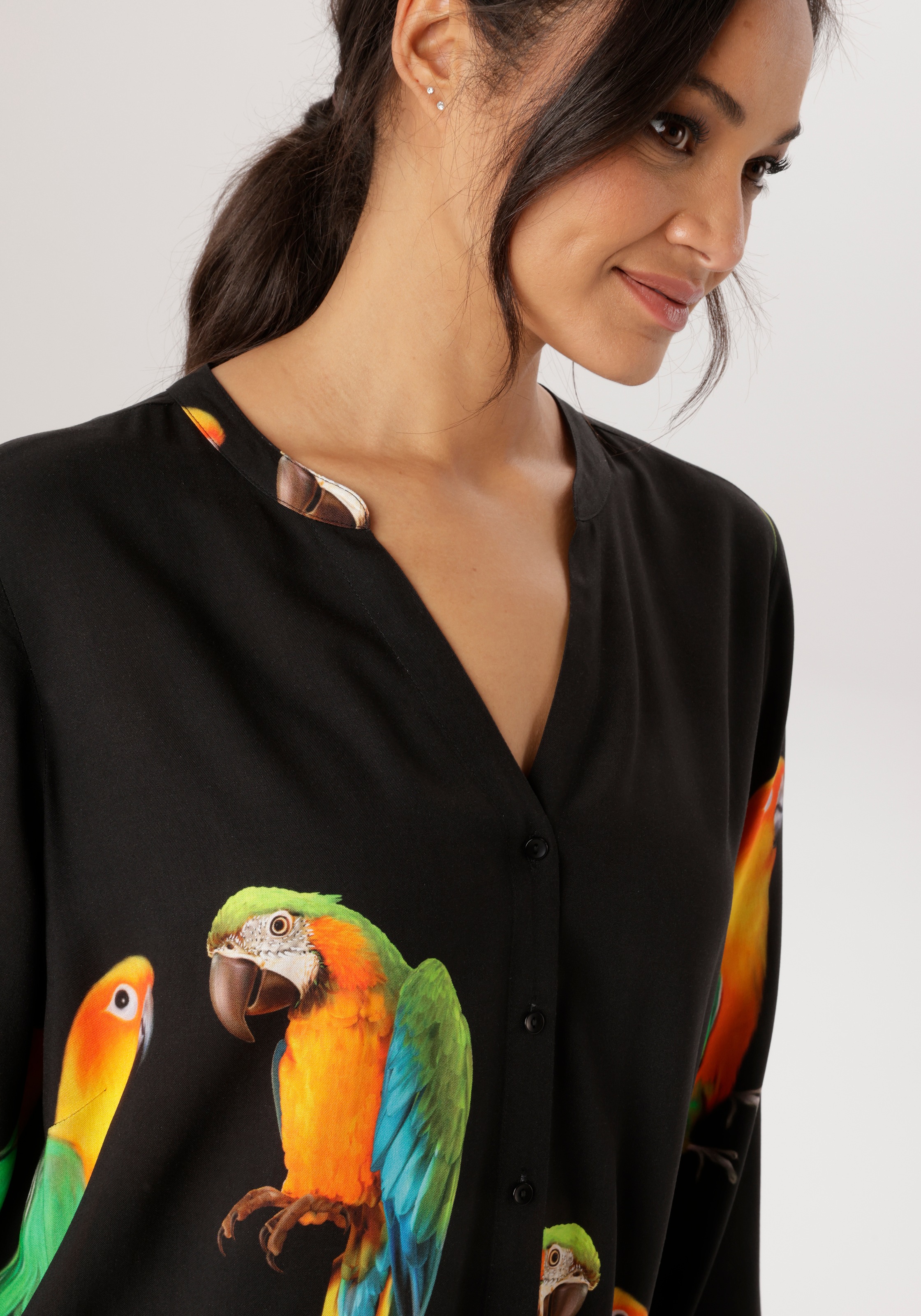 Thumbnail - Aniston PLUS Longbluse Mit ausgefallenen Papgeien Druck - NEUE KOLLEKTION