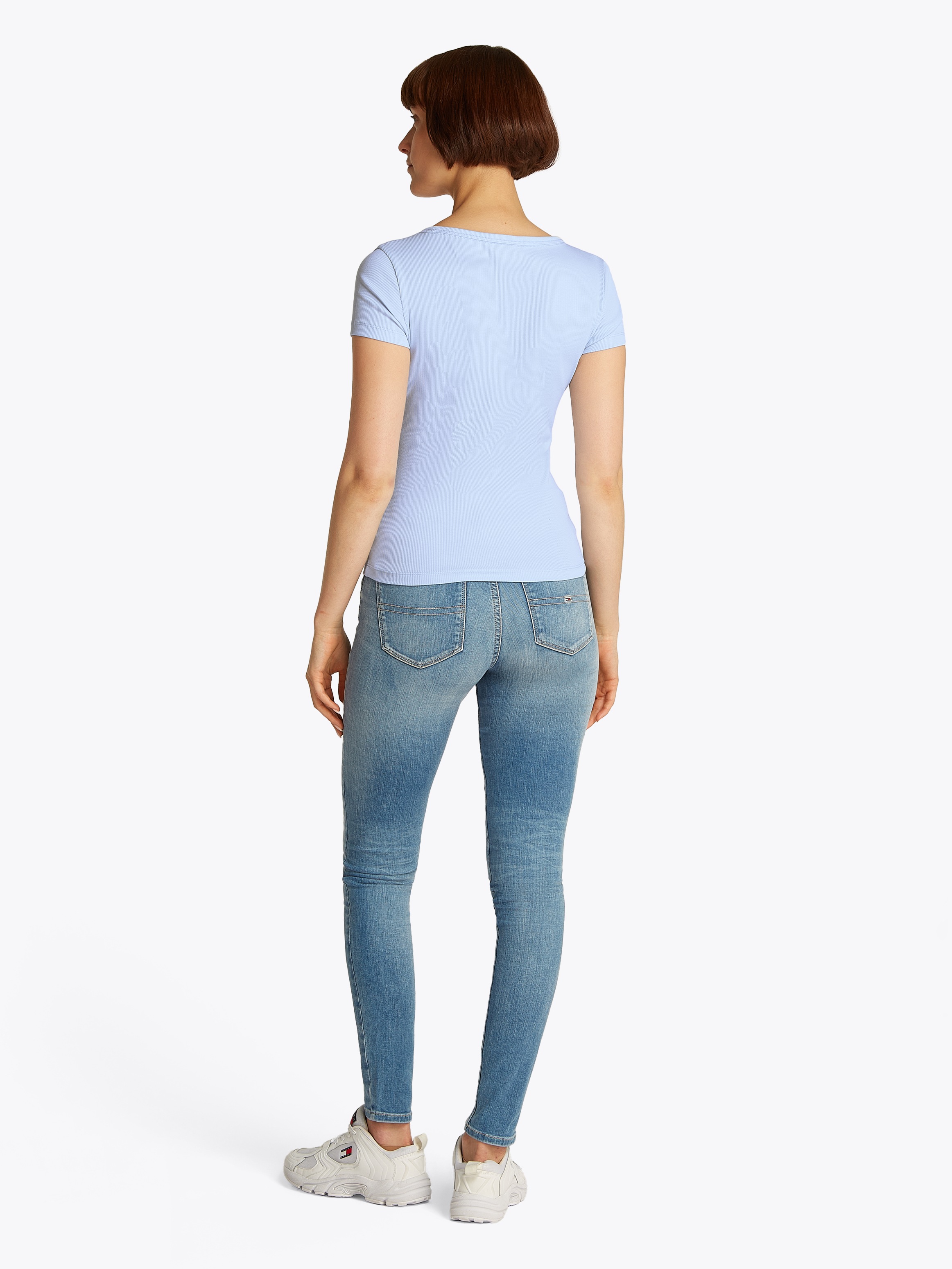 Tommy Jeans T-Shirt »TJW SLIM ESSENTIAL RIB V SS«, mit Logostickerei