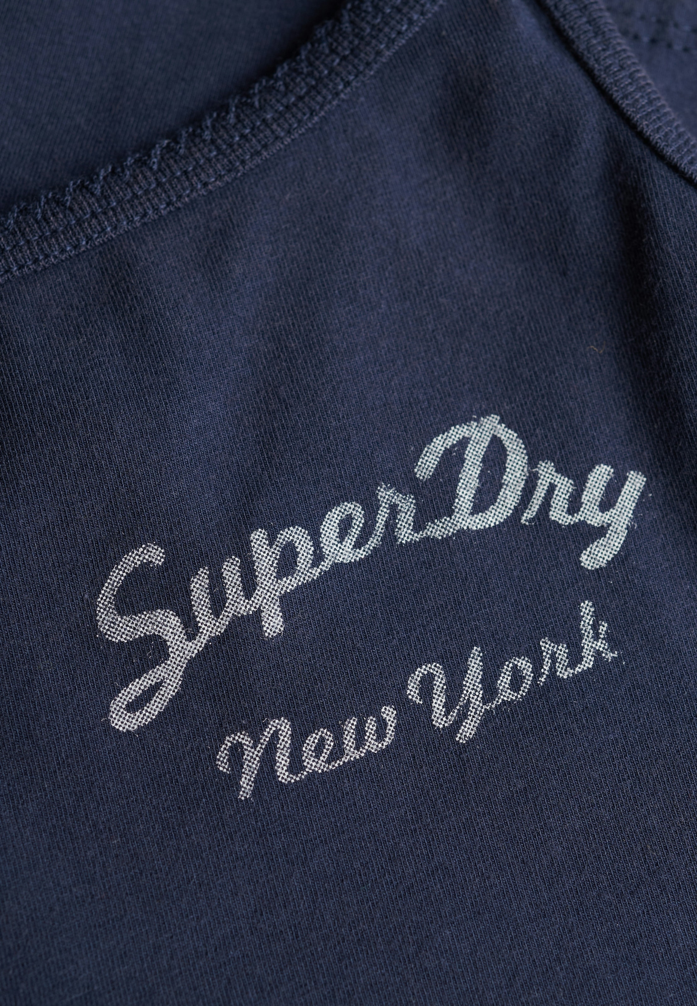 Superdry Tanktop "ATH ESS GRAPHIC CAMI" mit hübschem Spitzen-Detail am Ausc günstig online kaufen