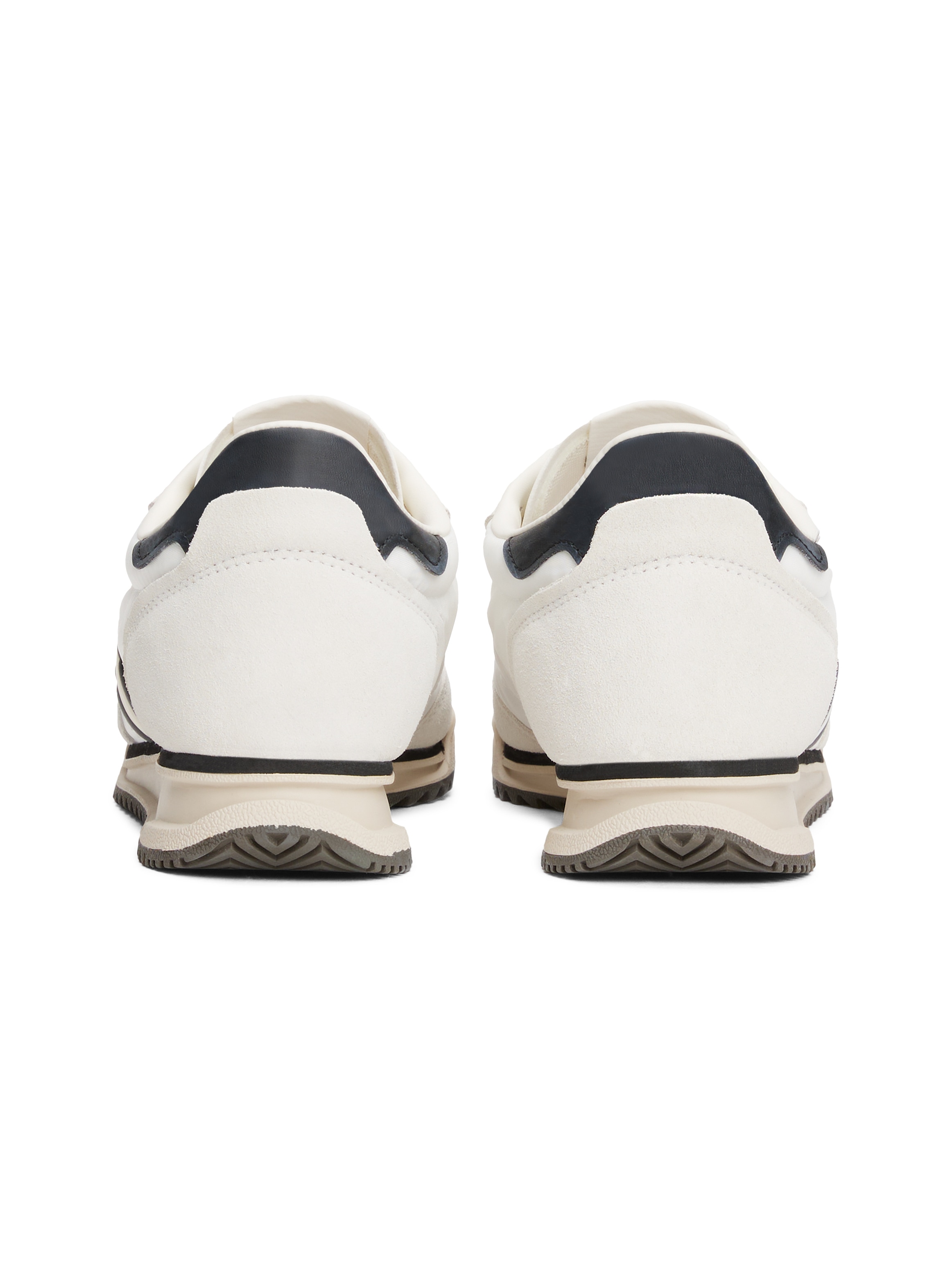 Tommy Jeans Sneaker »TJM RETRO RUNNER CLEATED«, Freizeitschuh, Halbschuh, Schnürer mit Kontrastbesatz