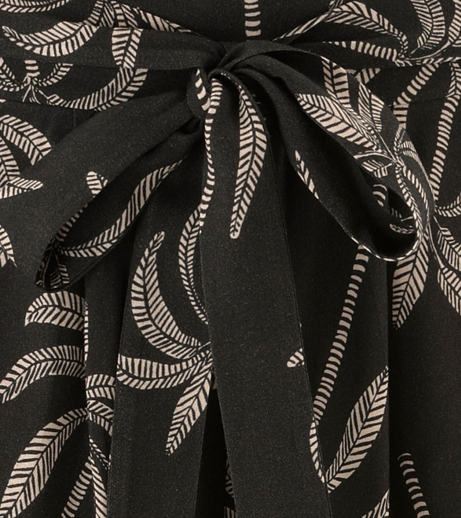 Aniston CASUAL Shorts  mit Palmen bedruckt - jedes Teil ein Unikat - NEUE KOLLEKTION