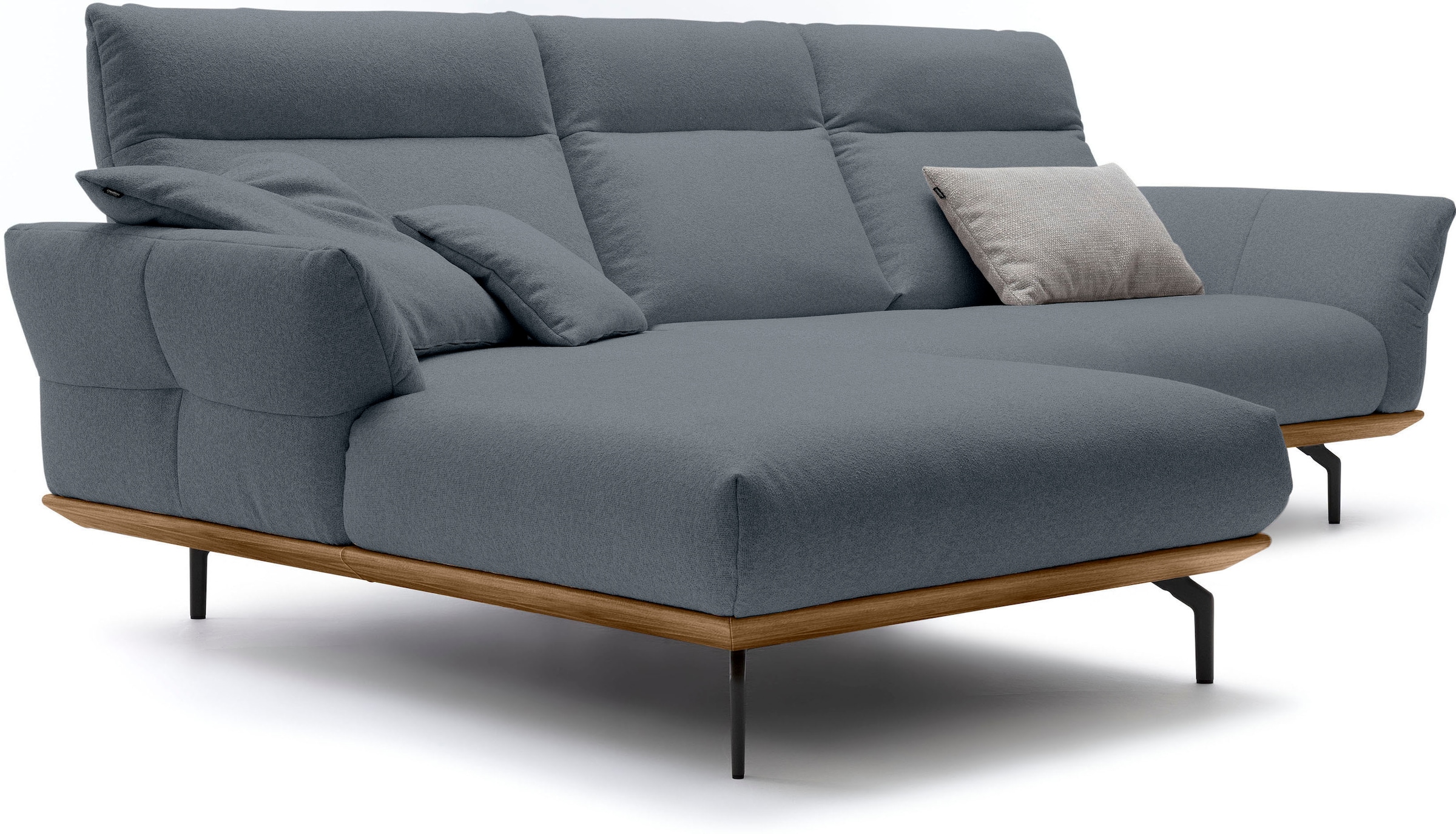 Creation BY ROLF BENZ Ecksofa »CR.460«, Sockel in Nussbaum, Winkelfüße in Umbragrau, Breite 298 cm