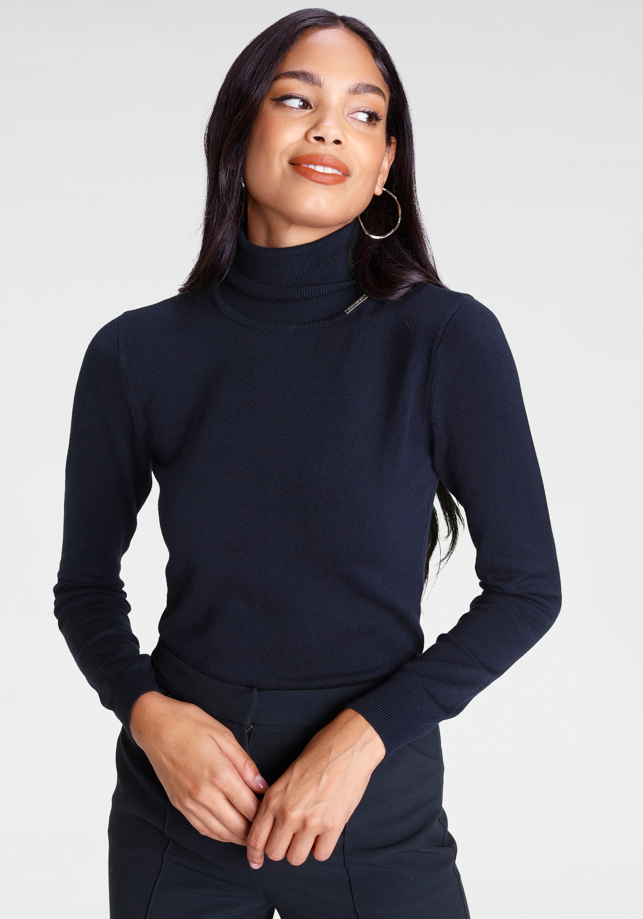 Bruno Banani Rollkragenpullover, mit Metalllogo