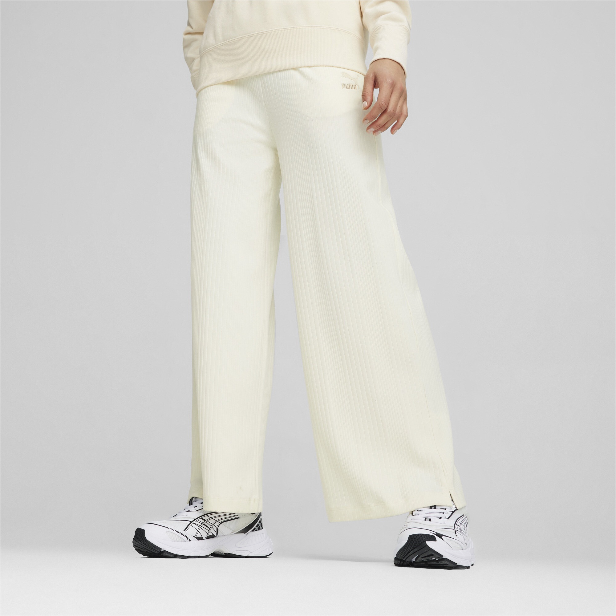 PUMA Sporthose »CLASSICS Relaxed Gerippte Jogginghose Damen«