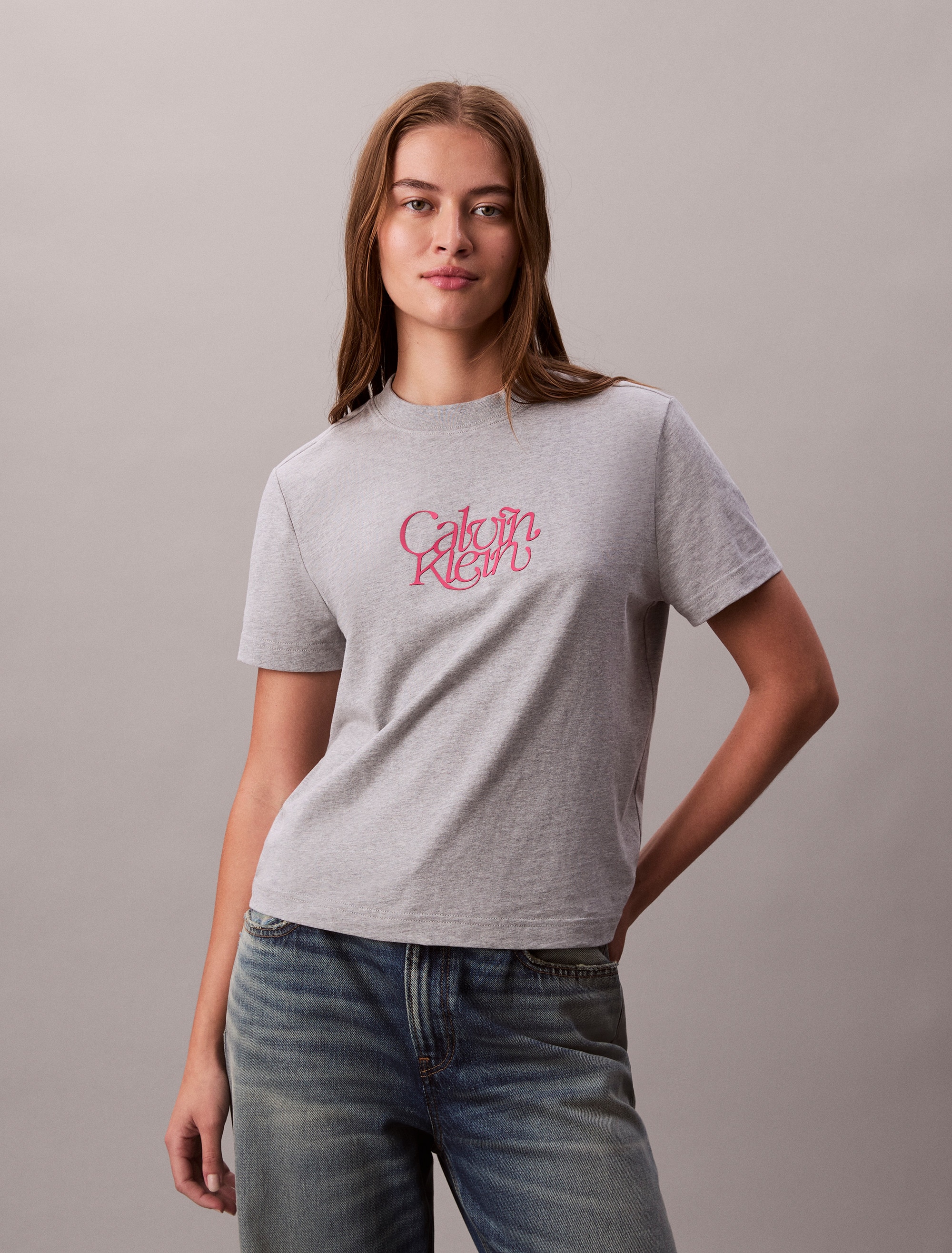 Calvin Klein Jeans T-Shirt »SS FITTED SCRIPT CALVIN KLEIN TE« Mit Rundhalsausschnitt, regular fit