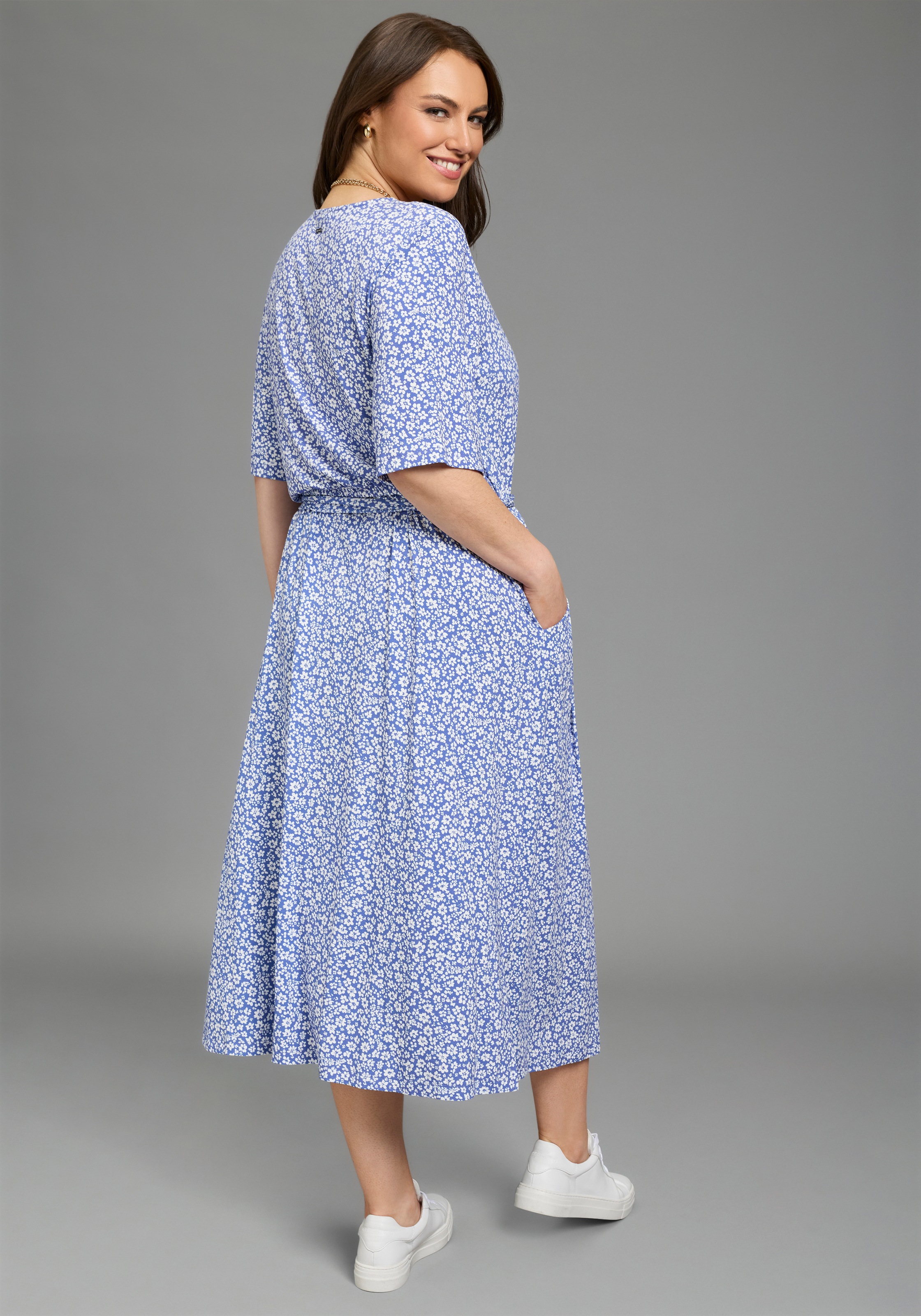 Laura Scott CURVE Midikleid Eingrifftaschen in geblümter Optik günstig online kaufen