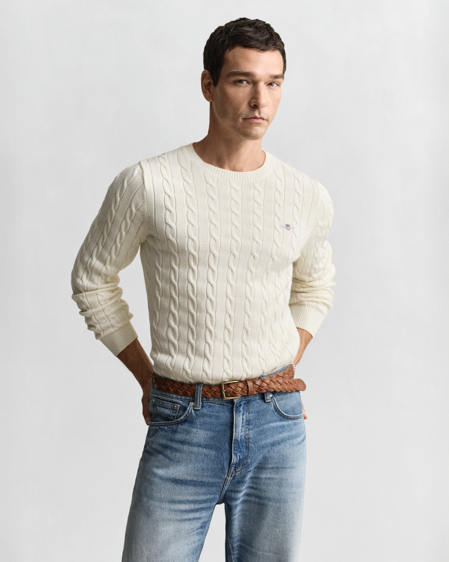 Gant Strickpullover »COTTON CABLE C-NECK« mit Wappen-Logostickerei auf der Brust