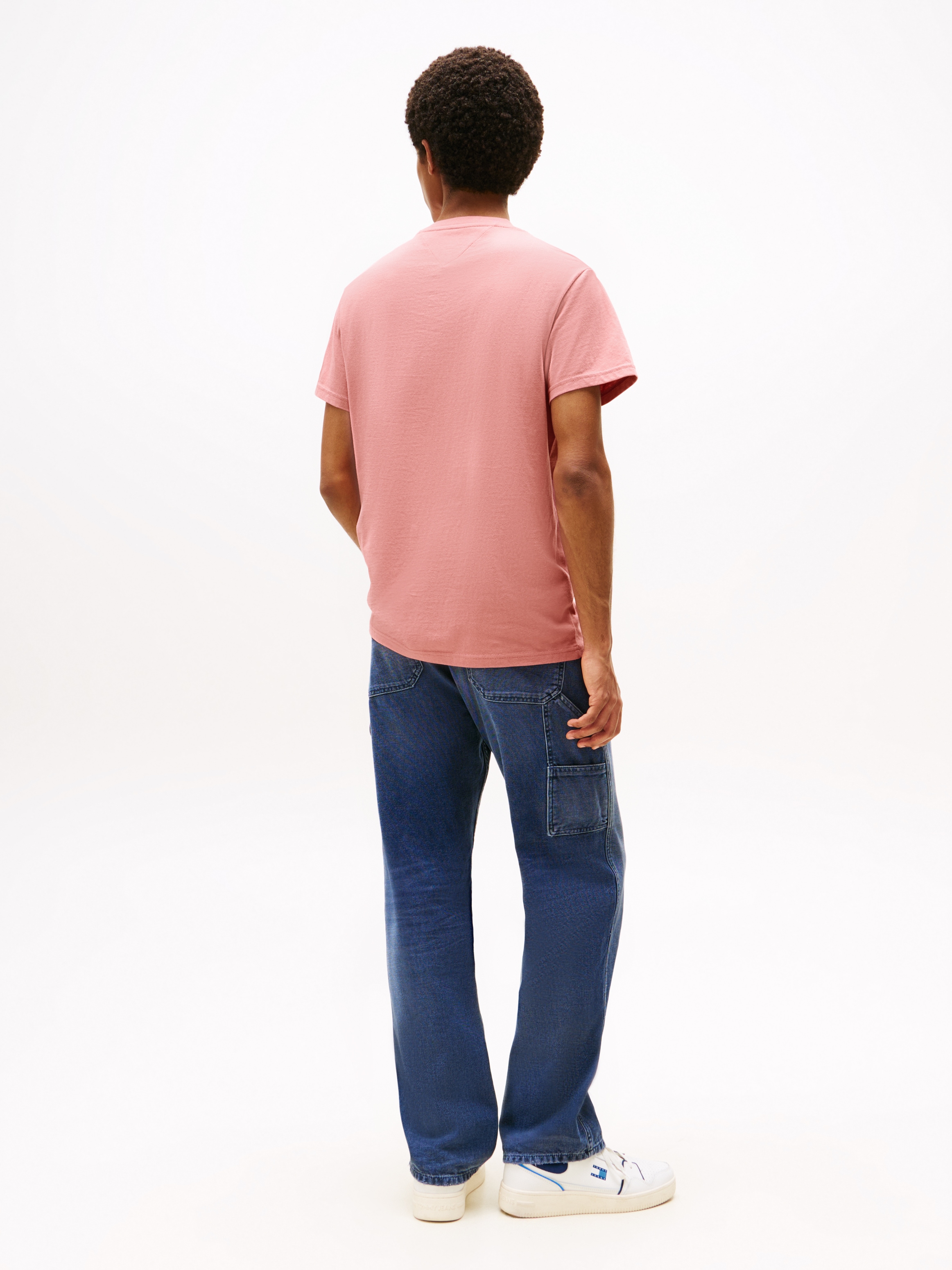 Tommy Jeans T-Shirt »TJM SLIM LINEAR CHEST TEE EXT«, Mit Rundhalsausschnitt