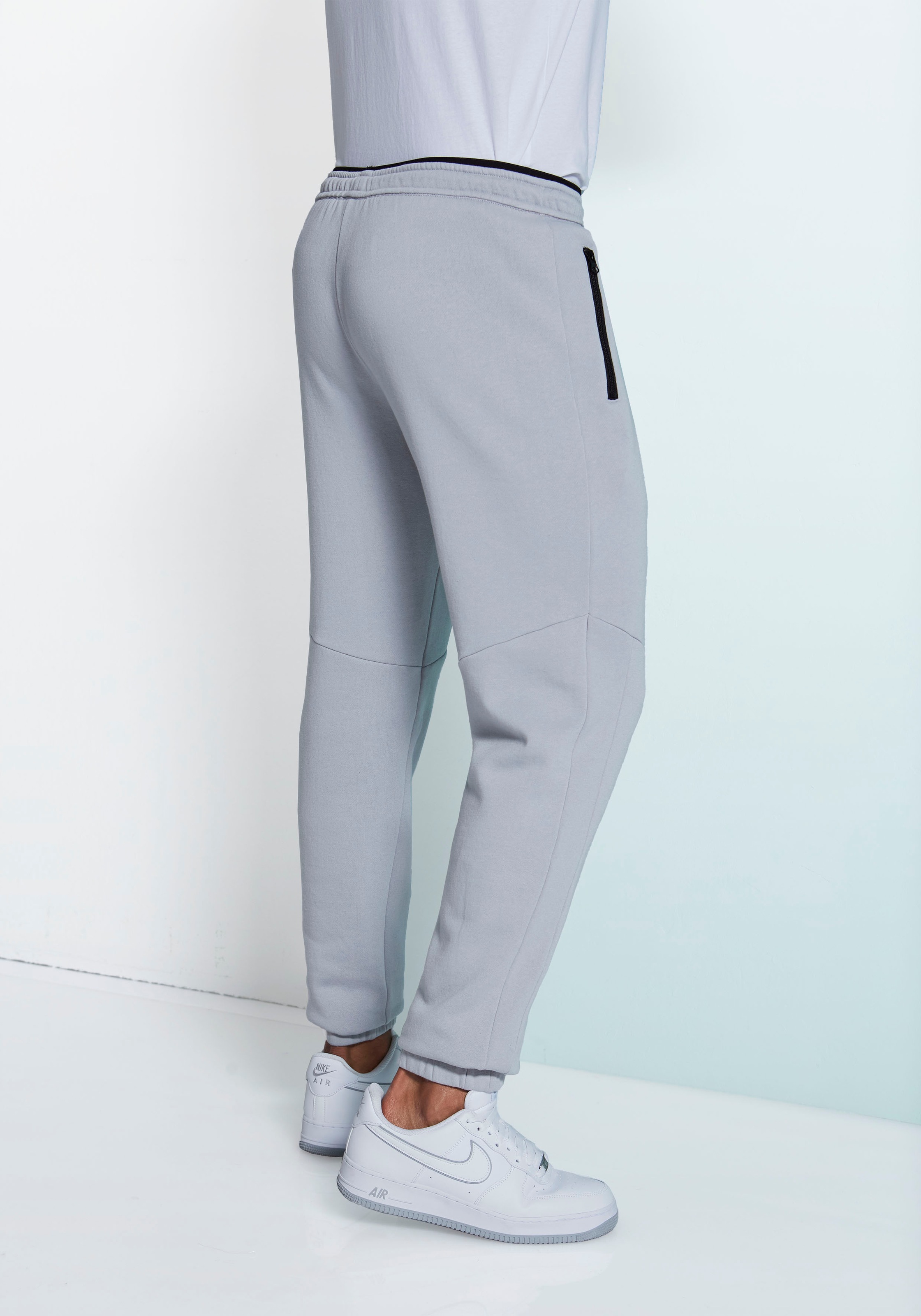 Thumbnail - John Devin Sweathose Jogginghose mit seitlichen Taschen und Bindeband aus Baumwoll-Mix