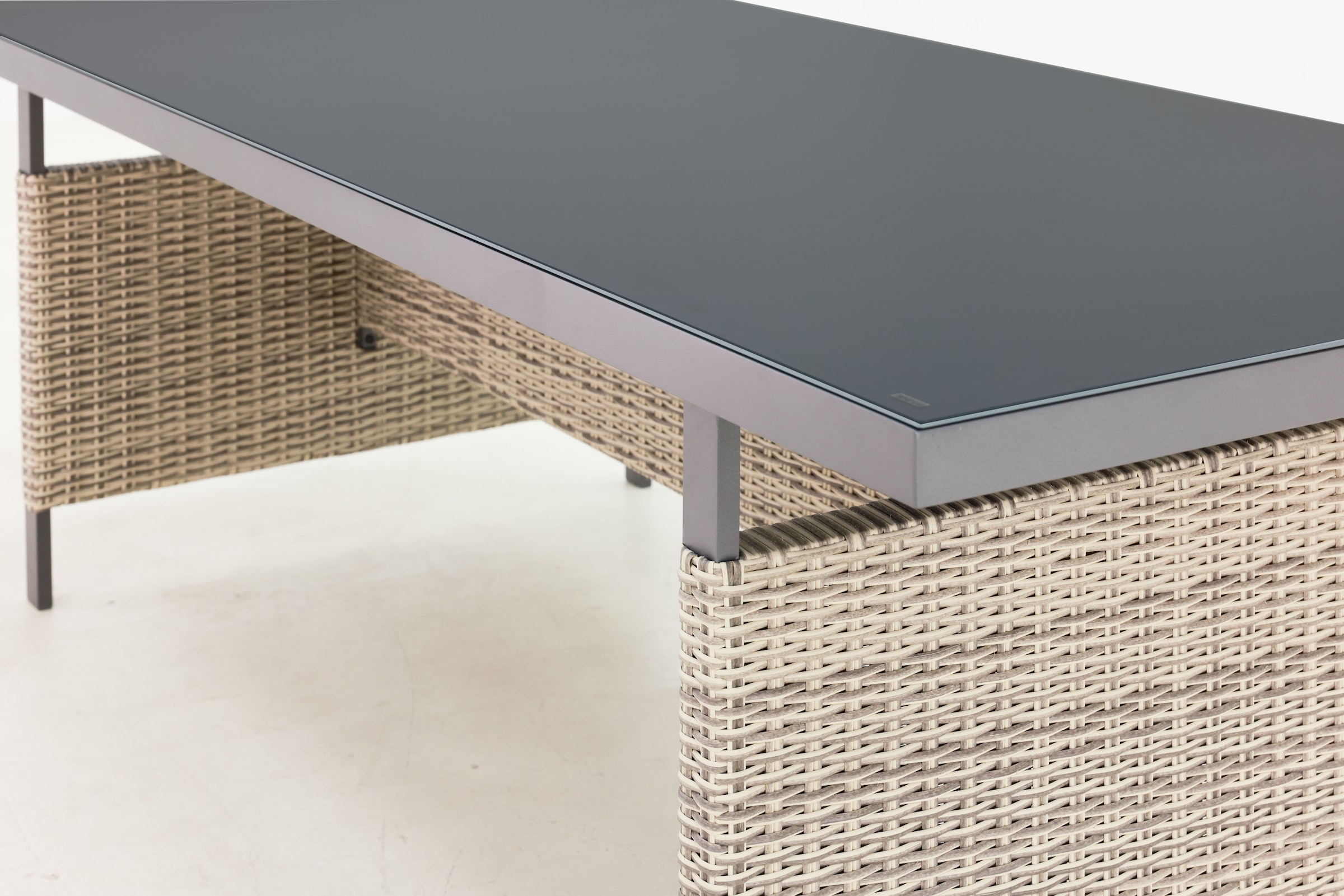 KONIFERA Garten-Essgruppe »New Monaco« Set, 8x Sessel, 8x Auflagen, 1x Tisch, 17 tlg. tlg. bestehend aus 8 Stühlen, 8 Sitzauflagen und 1 Tisch