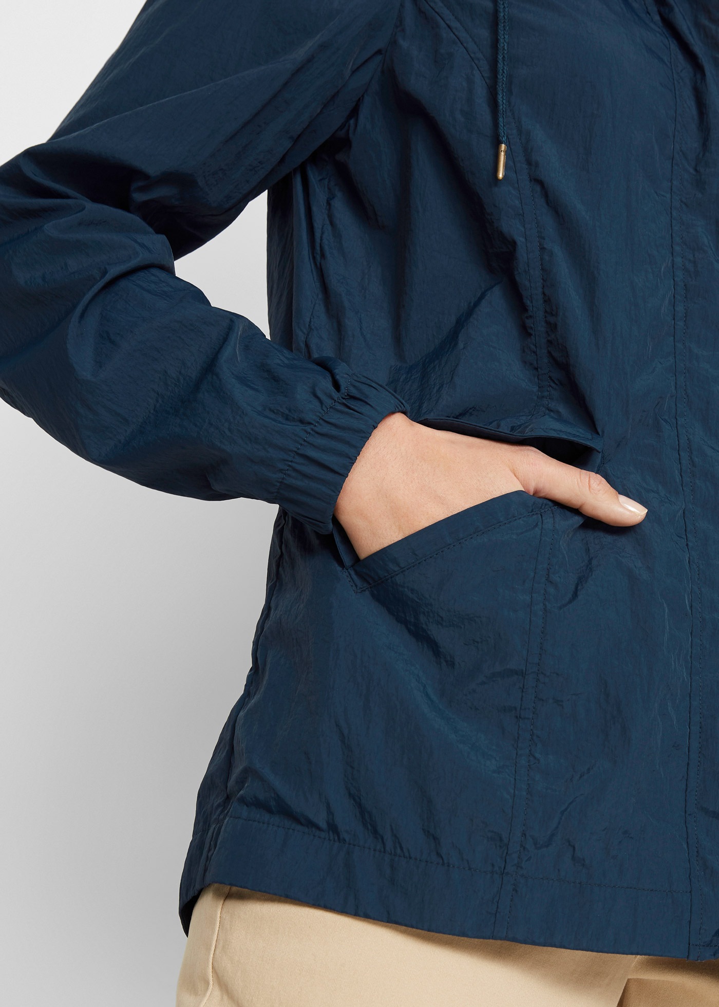 Thumbnail - bonprix Allwetterjacke mit Kapuze sportlicher Stil, leichter Parka mit Kapuze, mit seitlichen Taschen