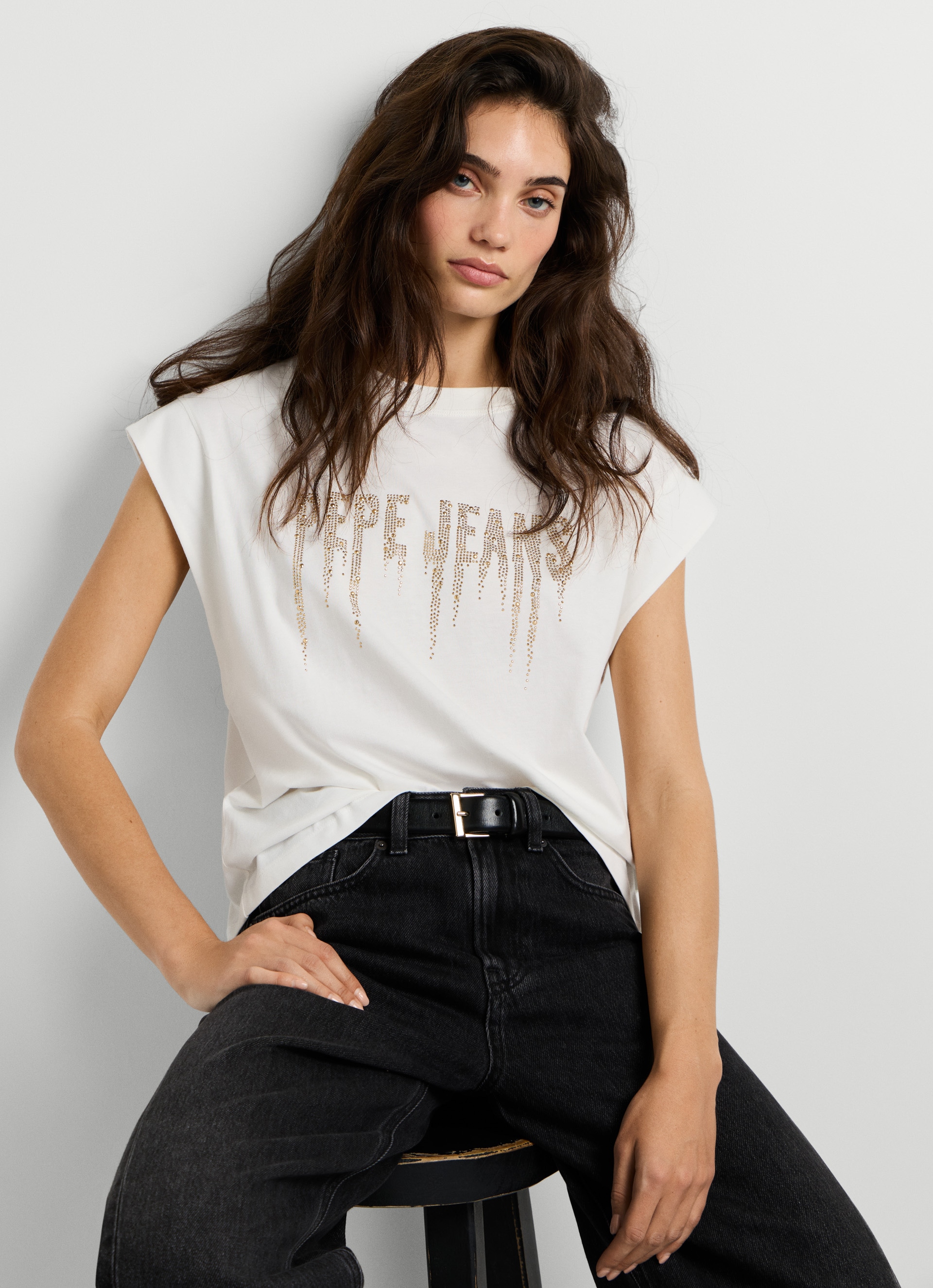 Pepe Jeans Kurzarmshirt "CARINA" mit Nietenbesatz, Rundhals