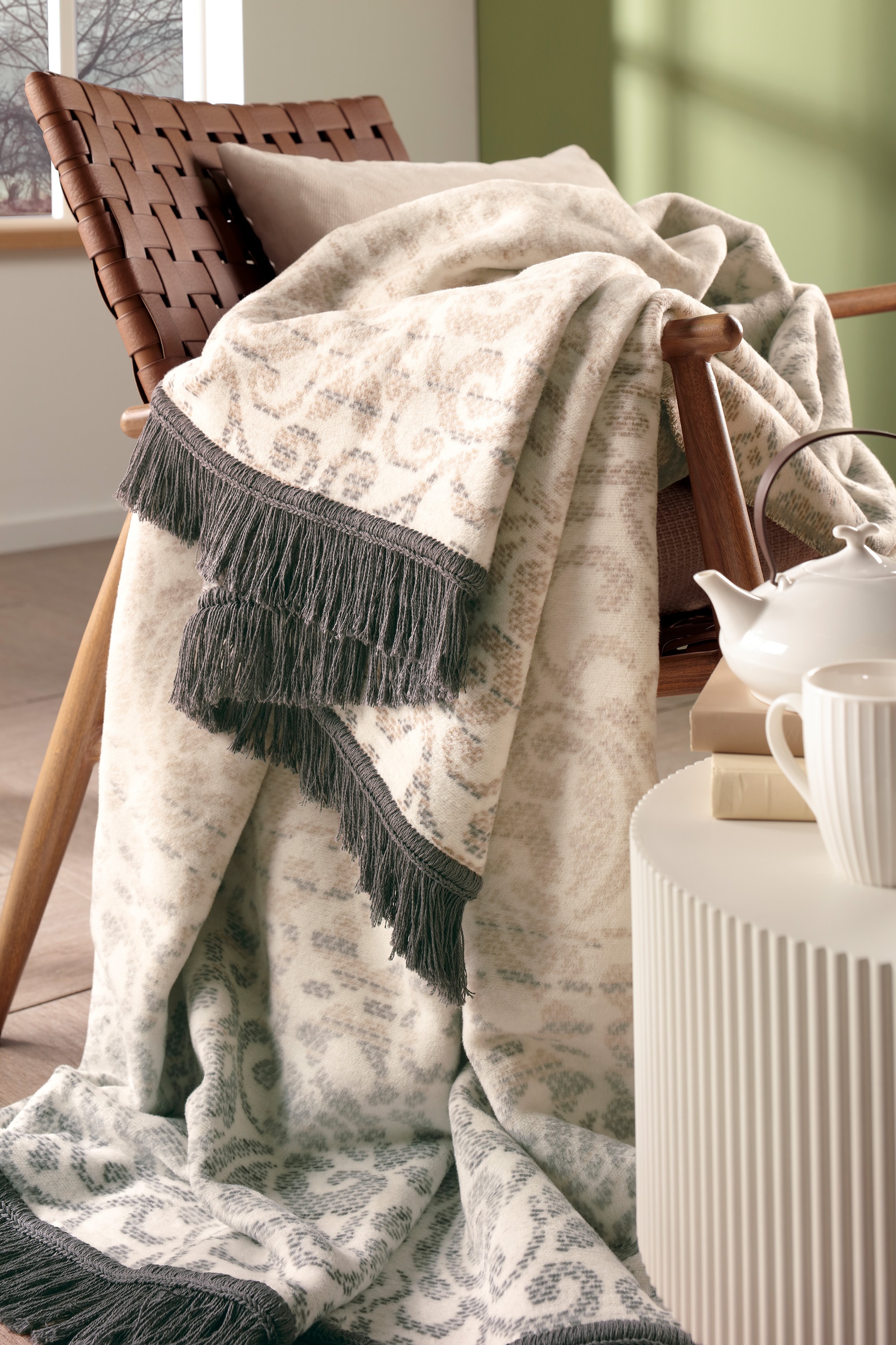 Biederlack Wohndecke »Arabesk« zartes Allovermuster aus üppigen Ornamenten