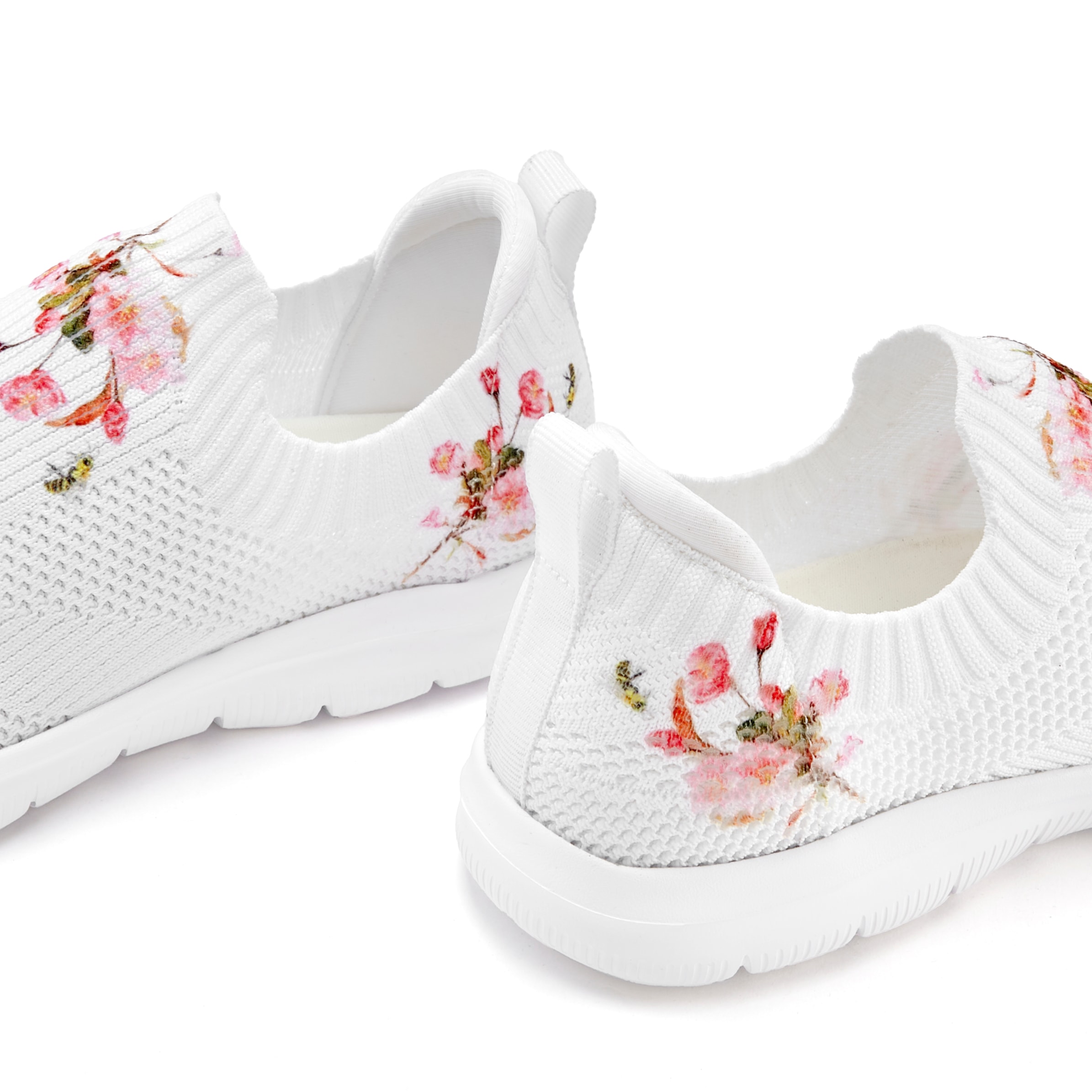LASCANA Sneaker, zum Reinschlüpfen mit blumigem Muster VEGAN