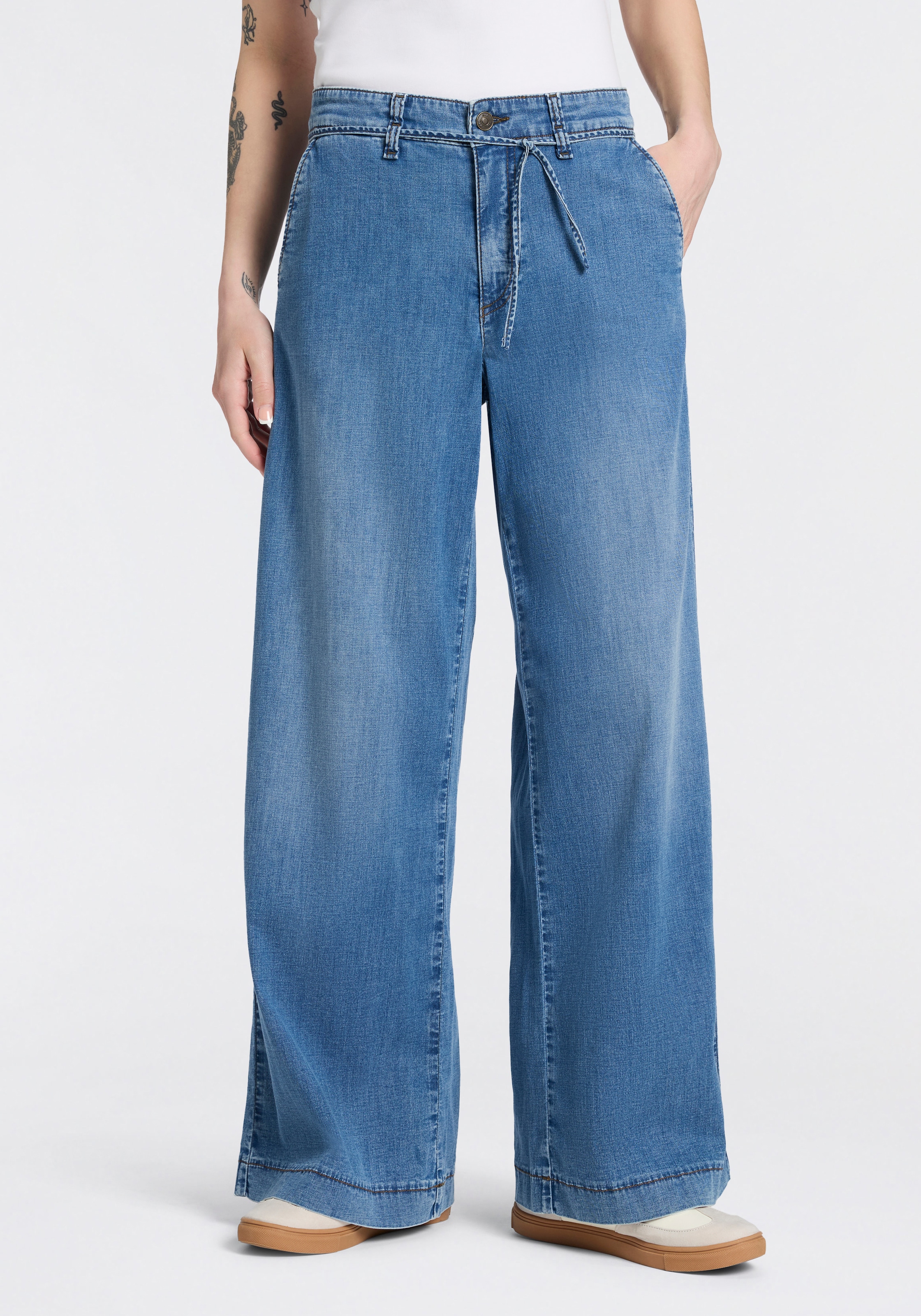 MAC Weite Jeans "WENDY" mit Denim-Binde-Gürtel