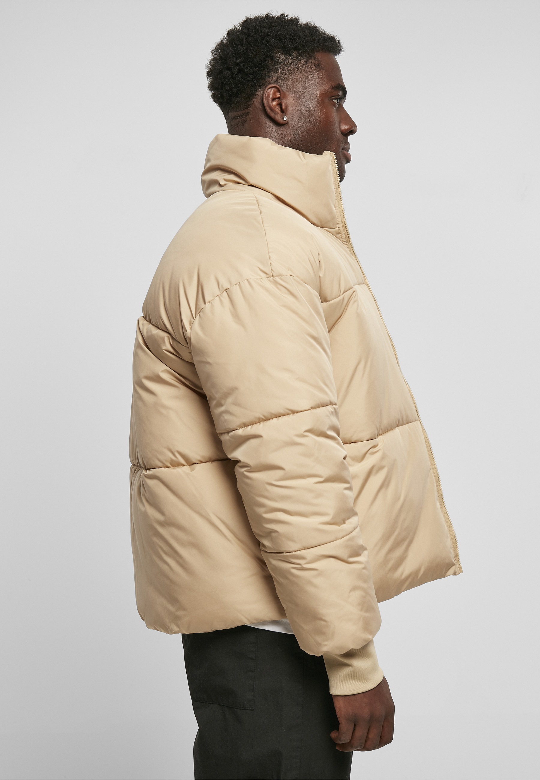 URBAN CLASSICS Winterjacke »Urban Classics Herren Short Big Puffer Jacket« 1 Stk. tlg. ohne Kapuze