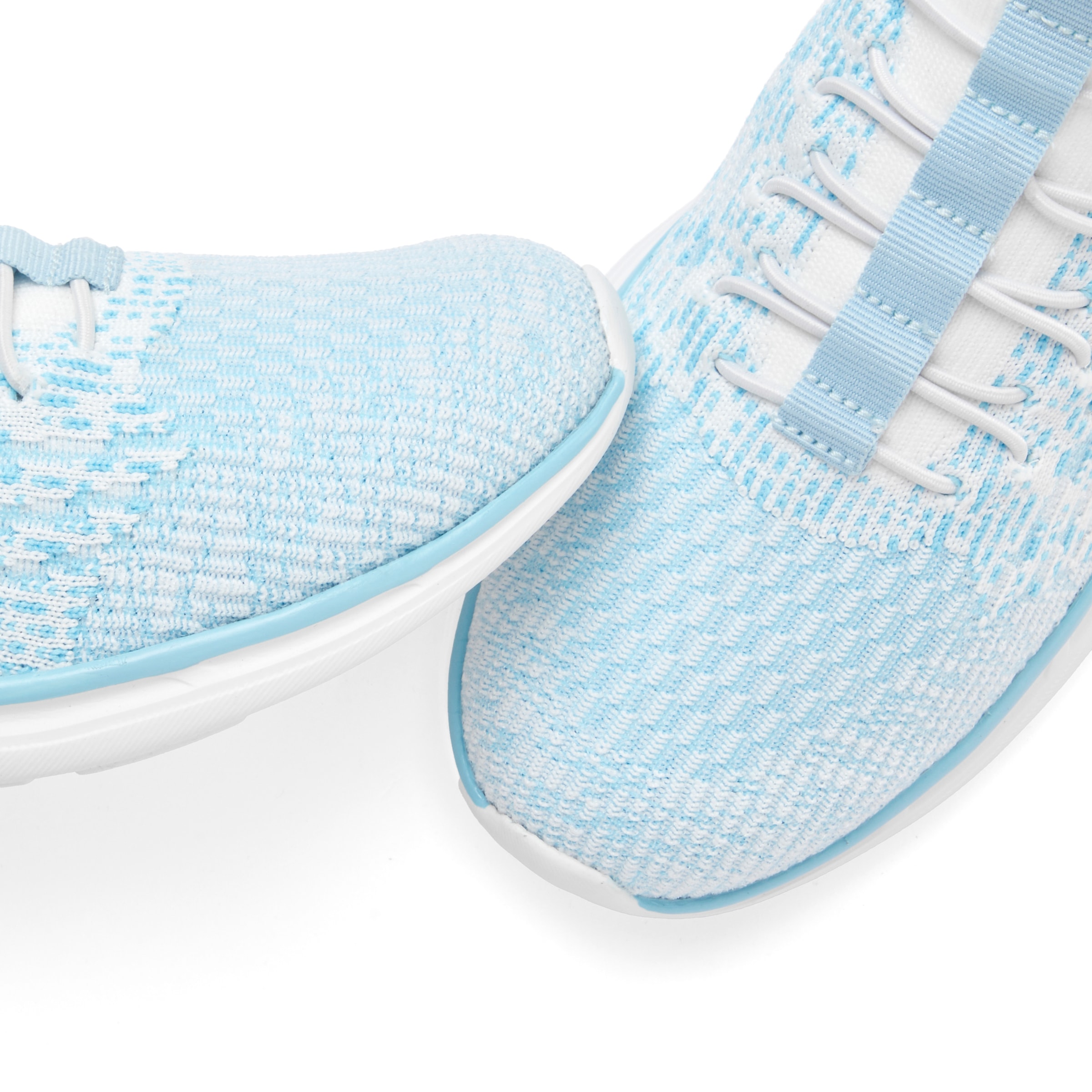 Sneaker LASCANA "Slipper, Halbschuh, Turnschuhe, Slip-On-Sneaker", Damen, Gr. 39, blau (hellblau), Obermaterial: 100% Textilmaterial. Decksohle: 100% Textilmaterial. Futter: 100% Textilmaterial. Laufsohle: 100% Synthetik, unifarben mit Farbeinsatz, Basic, 3