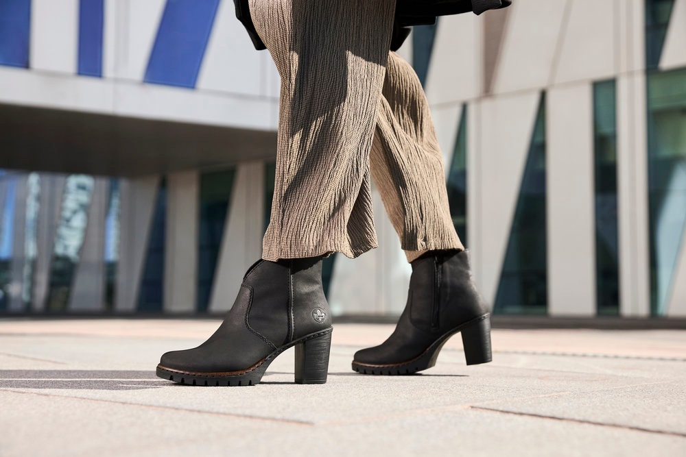 Thumbnail - Rieker Ankleboots Stiefelette, Plateauboots, Blockabsatz, in eleganter Optik