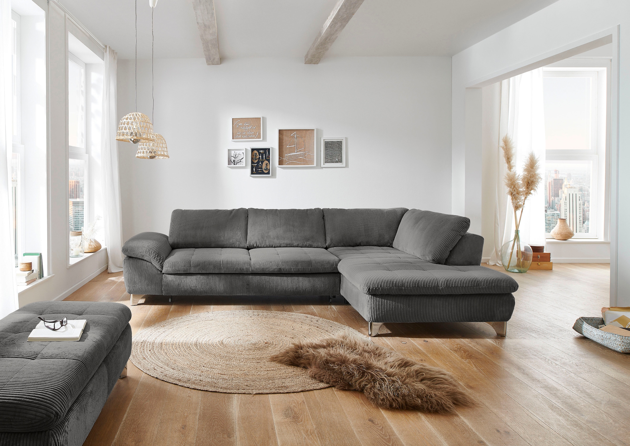 Die PlanBar Ecksofa "Ottomane MP-IN14007 L-Form, Breite 306 cm" wahlweise mit Schlaffunktion und verstellbaren Kopfstützen, in Cord