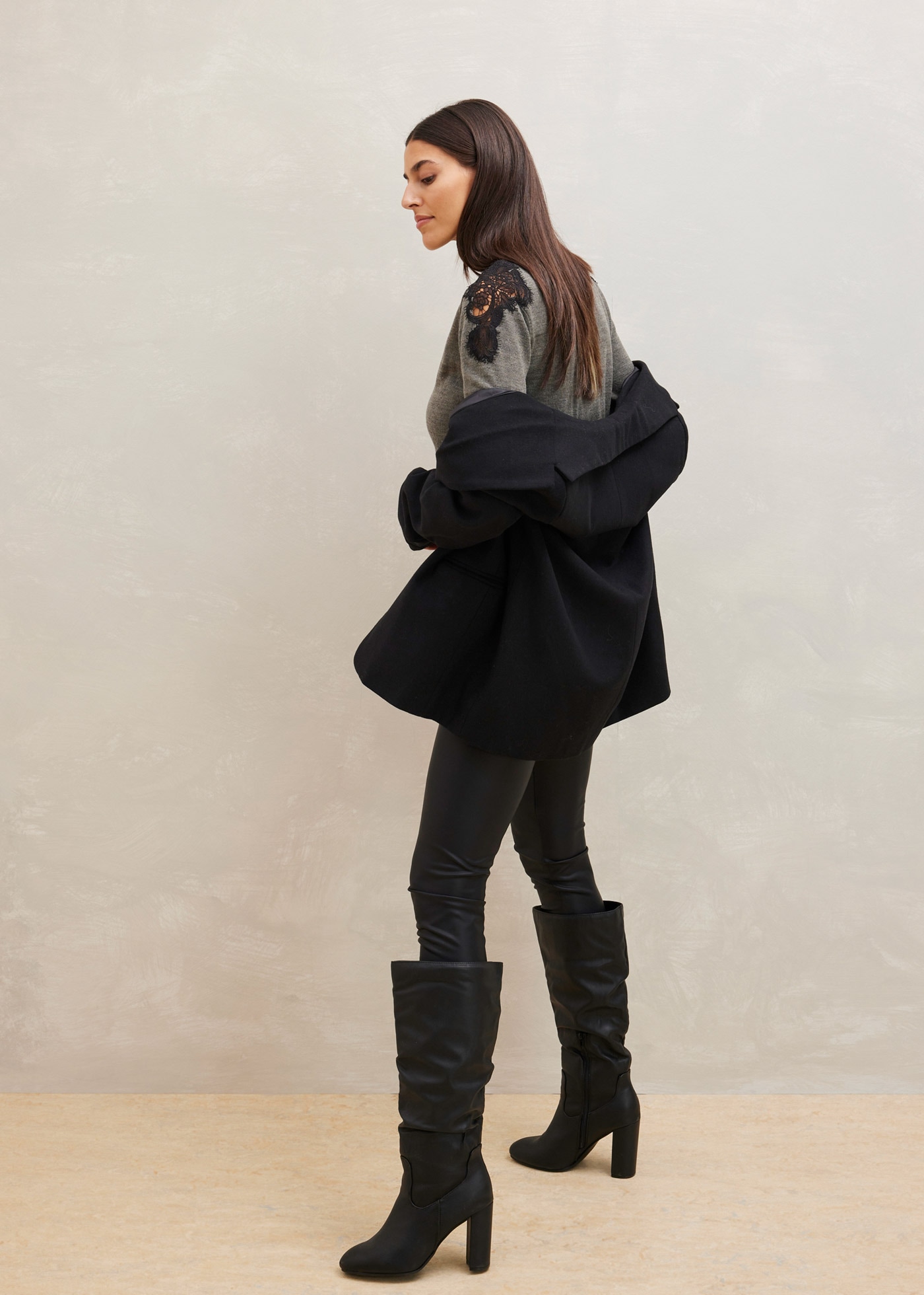 bonprix Strickpullover aus Polyacryl, mit Spitze aus Polyester und Elasthan günstig online kaufen