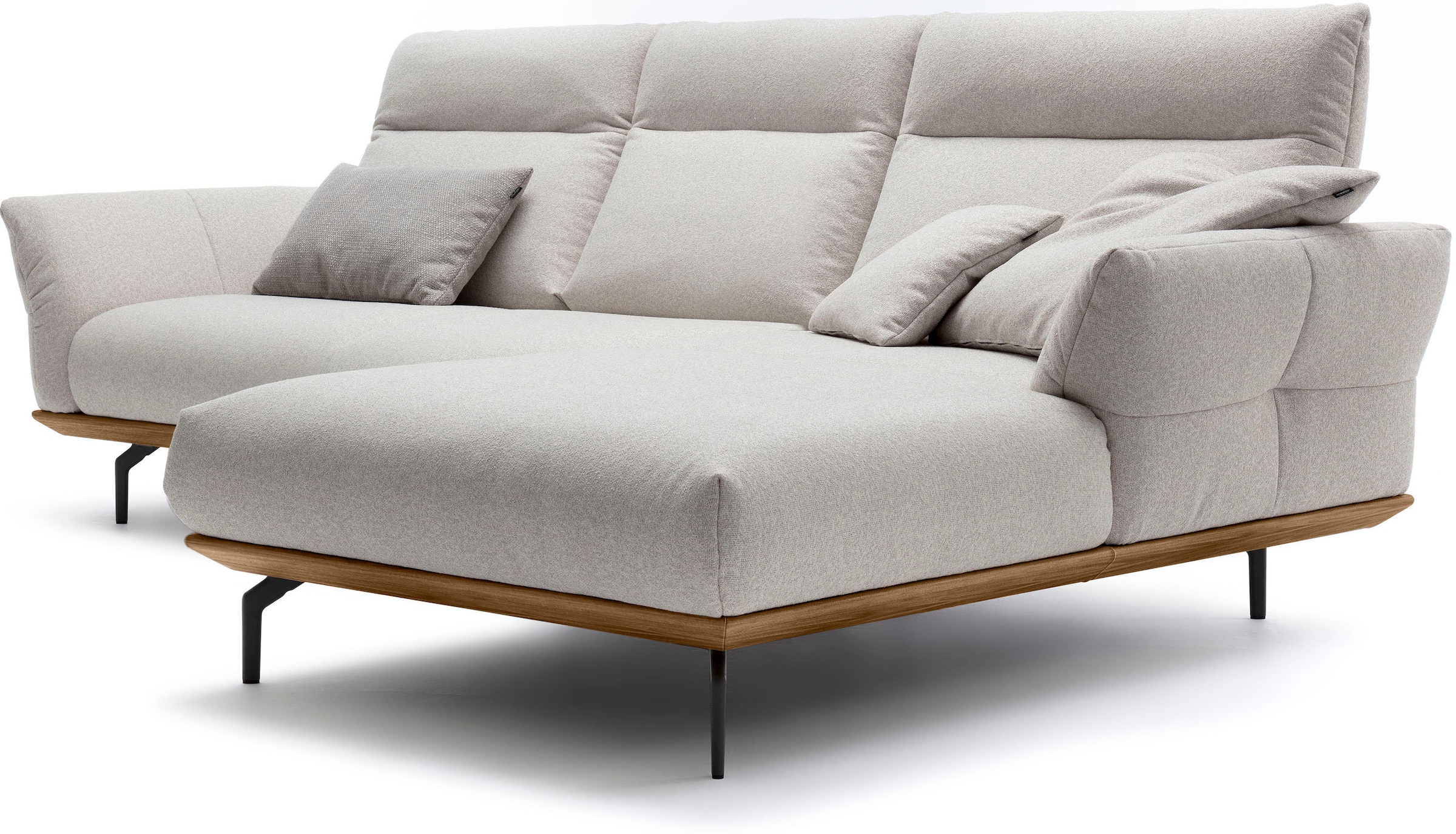 Creation BY ROLF BENZ Ecksofa »CR.460«, Sockel in Nussbaum, Winkelfüße in Umbragrau, Breite 298 cm