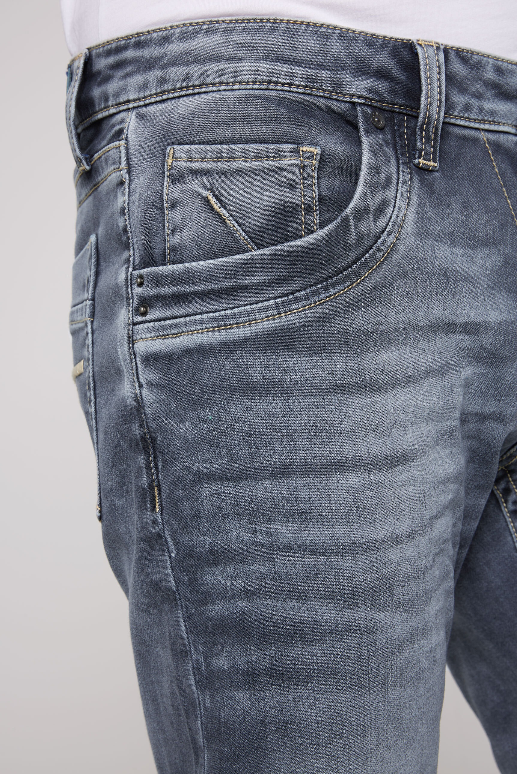 CAMP DAVID Regular-fit-Jeans, Verschluss mit Knopfleiste