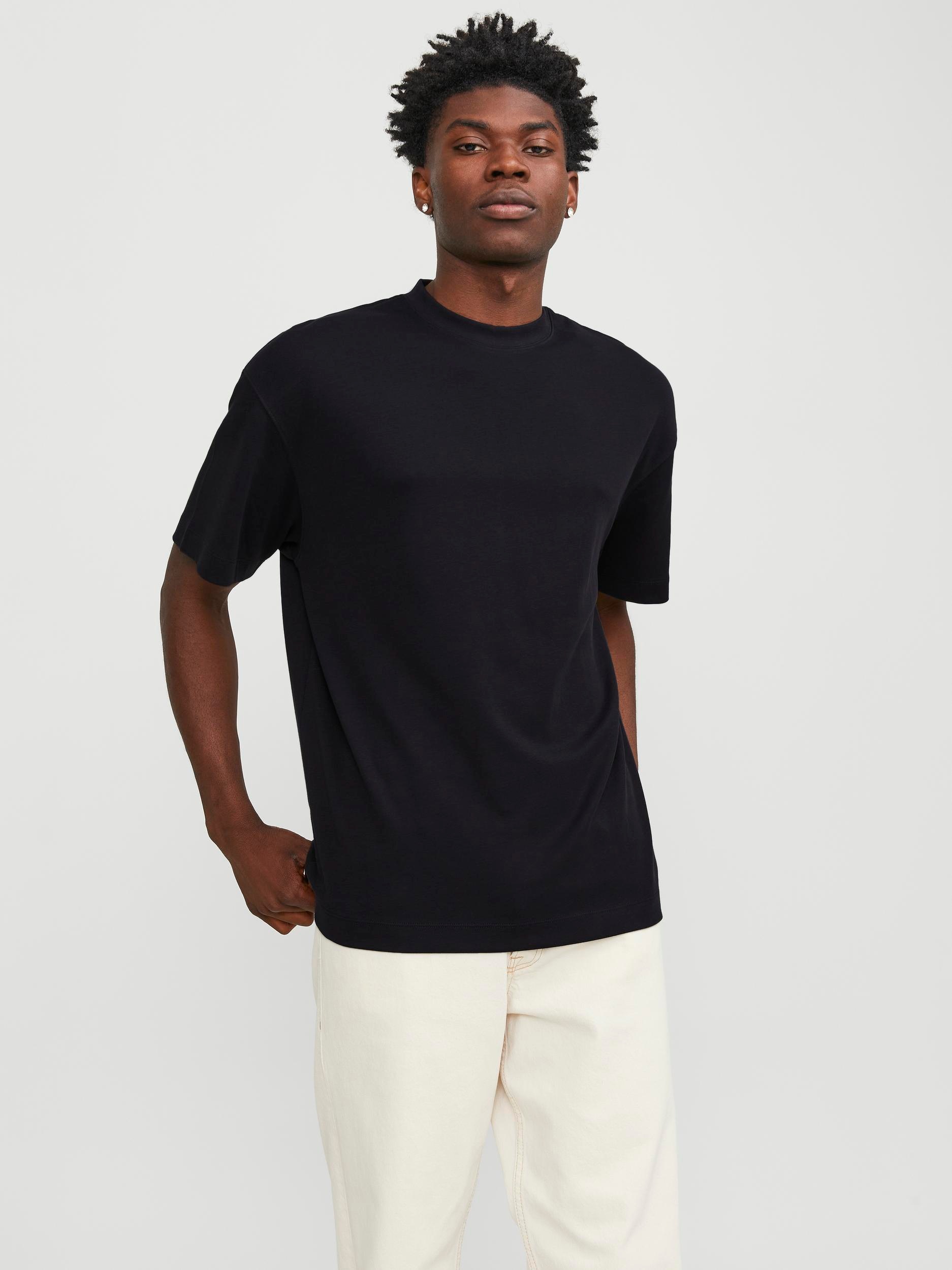 Jack & Jones "JJEURBAN EDGE TEE SS O-NECK NOOS" mit Rundhalsausschnitt