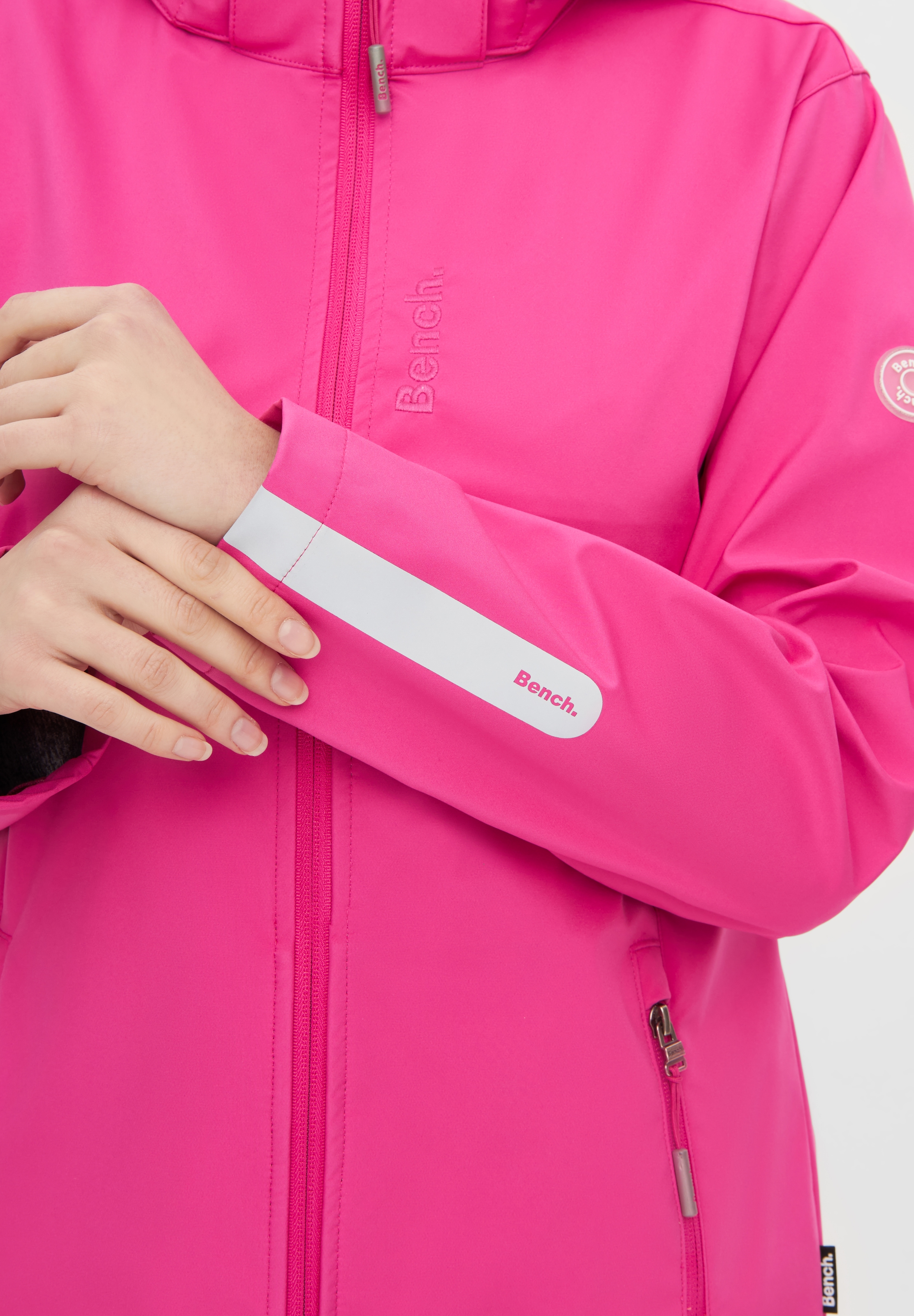 Bench. Funktionsjacke »AIKO«, mit Kapuze, mit abnehmbarer Kapuze und reflektierenden Details