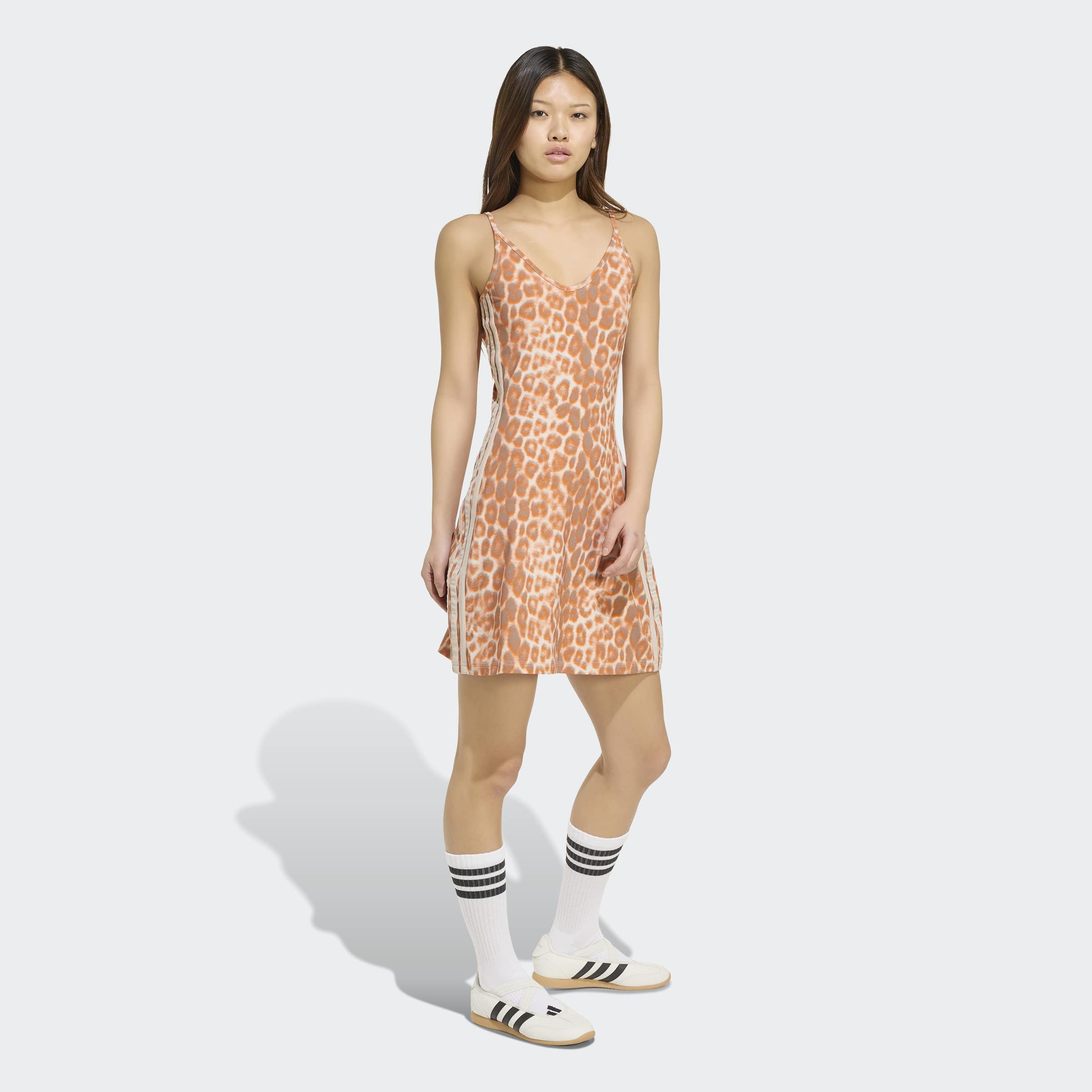 adidas Sportswear Shirtkleid "SEASONAL ESSENTIALS MIT LEOPARDENPRINT UND 3-STREIFEN"