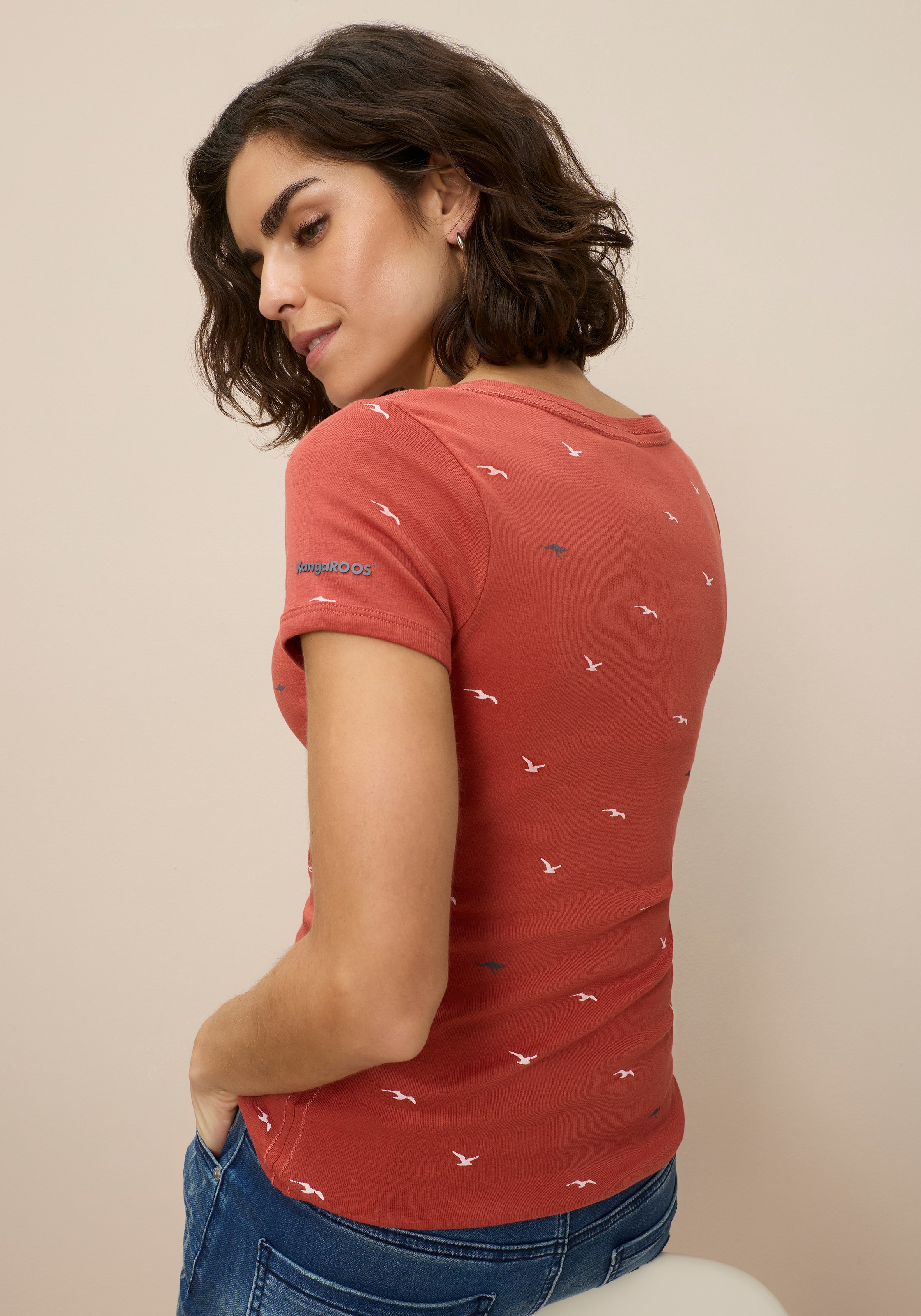 KangaROOS T-Shirt kurzärmelig, sehr figurbetont und hüftbedeckend günstig online kaufen
