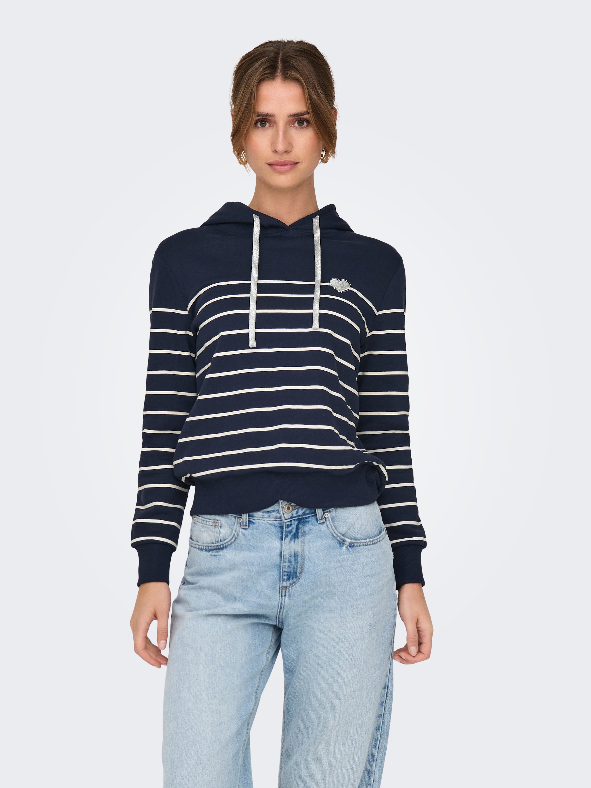 ONLY Kapuzensweatshirt "ONLADELLE L/S STRIPE HOOD SWT", mit Herz-Stickerei günstig online kaufen