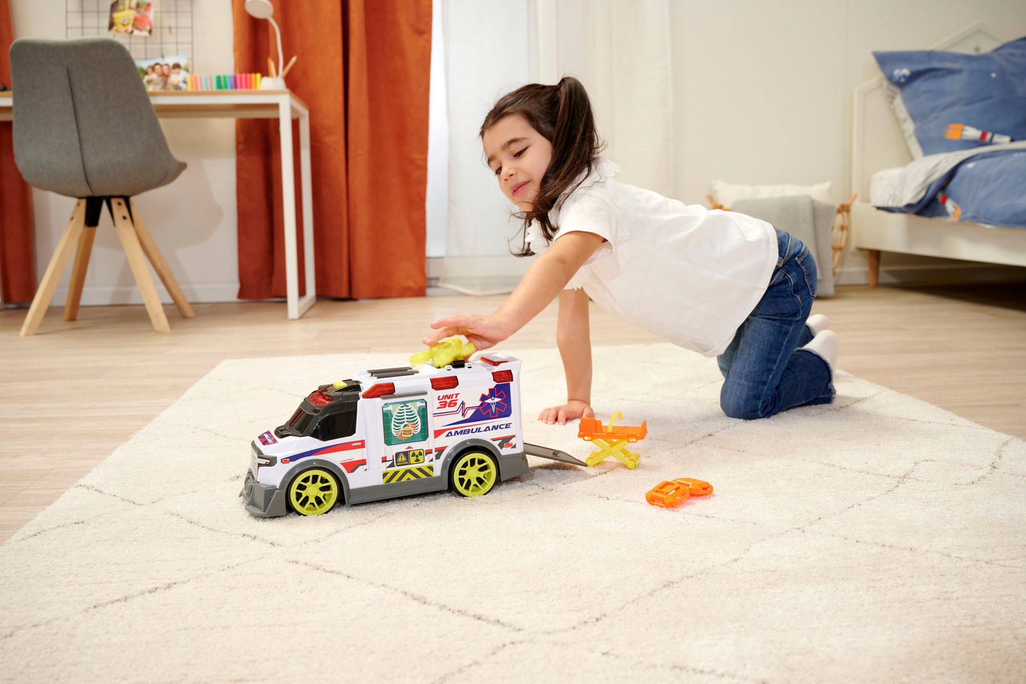 Dickie Toys Spielzeug-Krankenwagen »Ambulance«, mit Licht & Sound