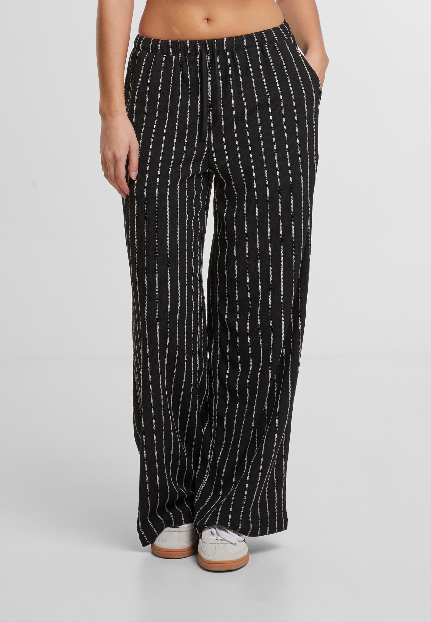 URBAN CLASSICS Stoffhose »Urban Classics Ladies Structured Striped Relaxed Fit Pants«, (1 tlg.)