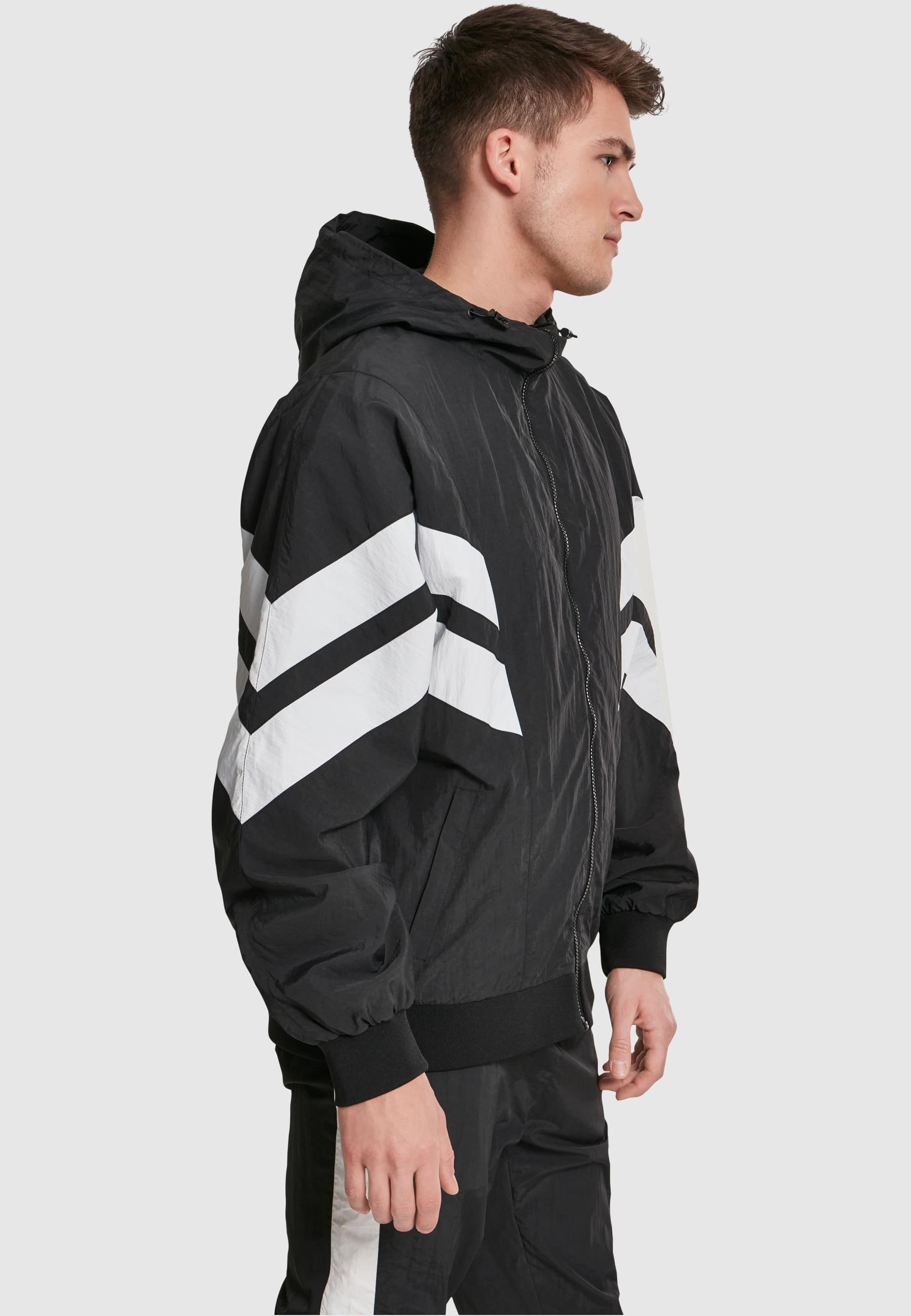 URBAN CLASSICS Allwetterjacke »Urban Classics Herren Crinkle Panel Track Jacket«, (1 St.), mit Kapuze