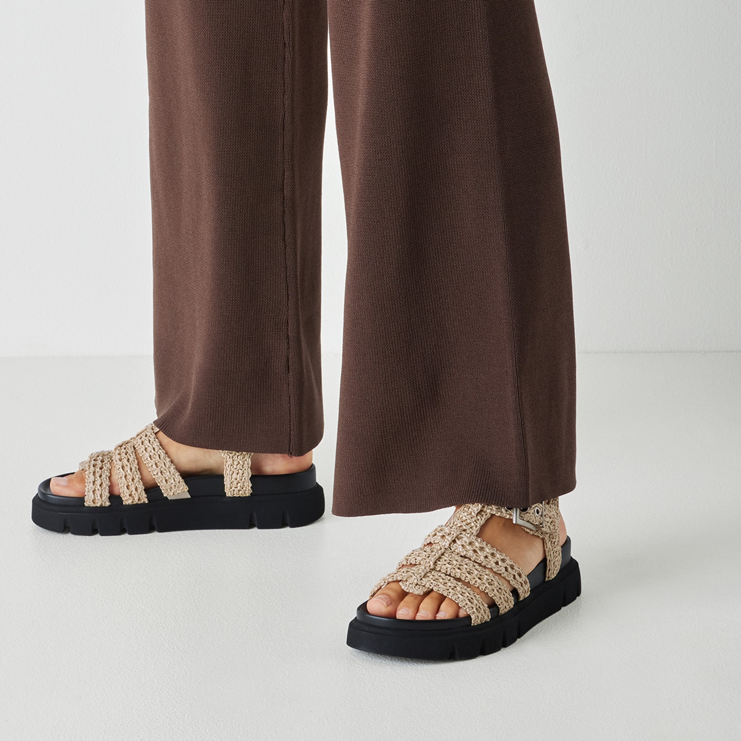 Tamaris Riemchensandale  Sommerschuh, Römersandalette in veganer Verarbeitung