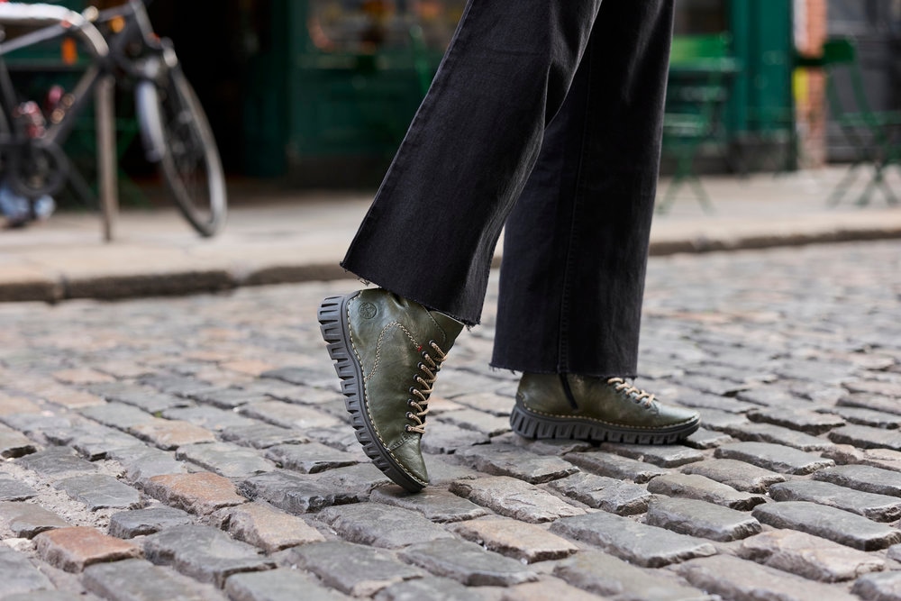 Rieker Schnürboots  Casual-Boots, Stiefelette, Plateauboots mit Kontrastnähten