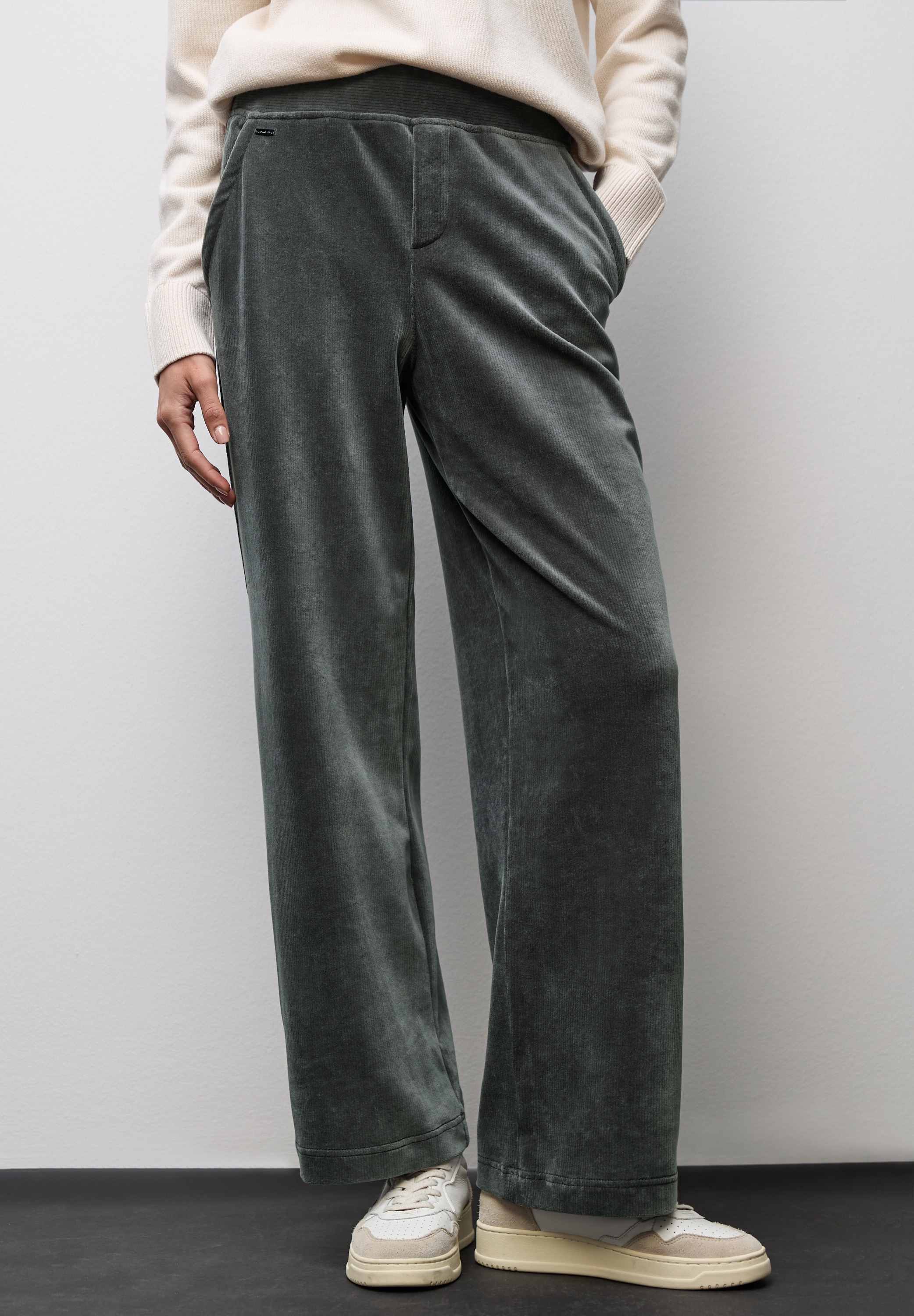 STREET ONE Cordhose, mit Stretch und seitliche Taschen