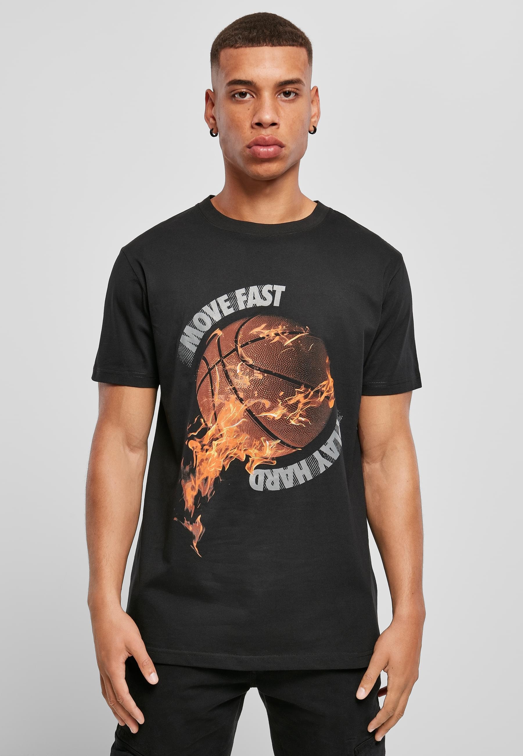 MisterTee T-Shirt »MisterTee Herren Burning BBall Tee«, (1 tlg.)