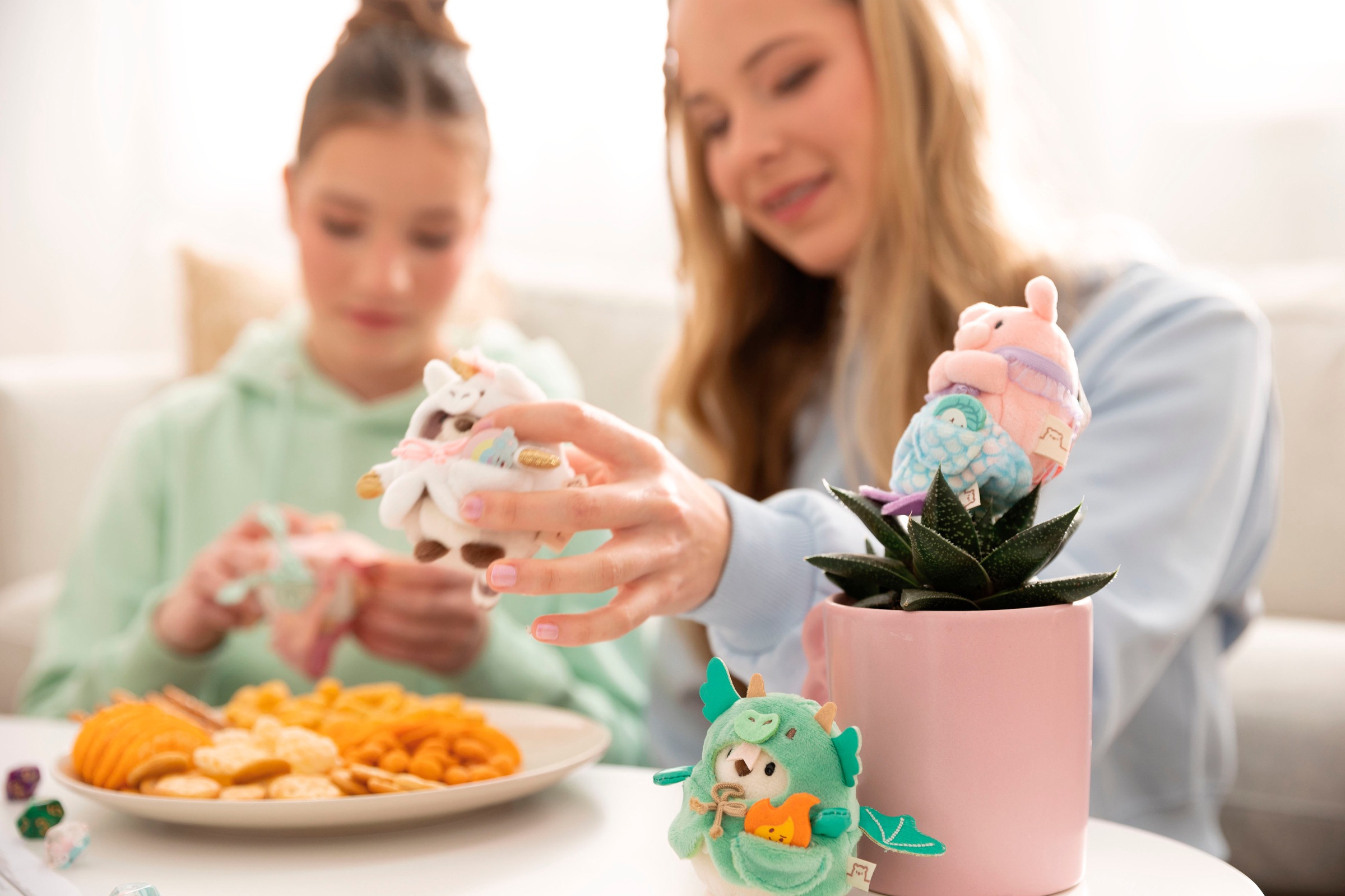 Nici Kuscheltier »mymochi, Eisbär Snono 8 cm mit Flamme und Drachenkostüm«, (Set), in Geschenkbox