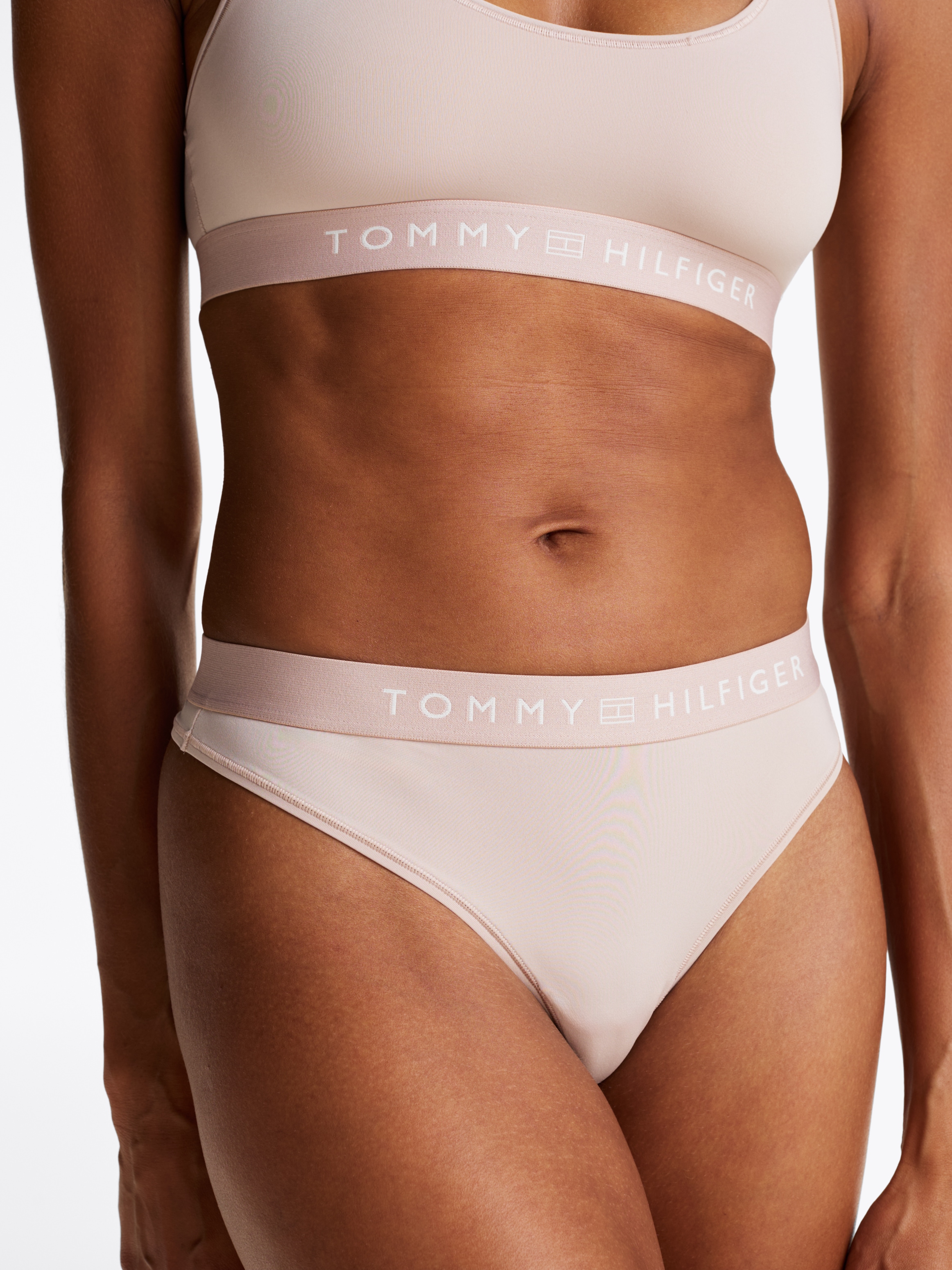 TOMMY HILFIGER Underwear Kelnaitės »THONG (EXT. SIZE)« su Logob...