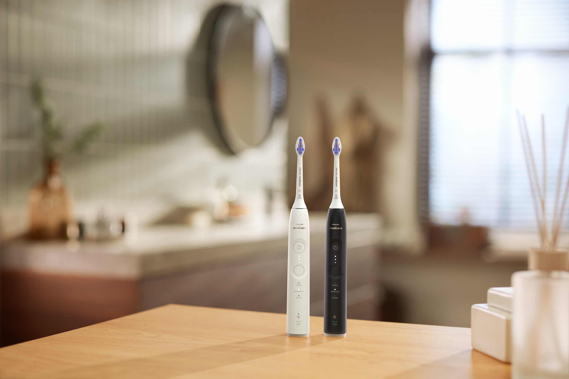 Philips Sonicare Elektrische Zahnbürste »Series 6500 HX7419/01«, 2 St. Aufsteckbürsten, mit Andruckkontrolle, 3 Intensitätsstufen, inkl. Ladegerät, Reiseetui