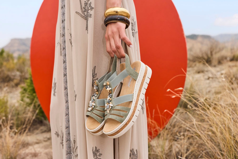 Rieker Keilsandalette  Keilsandalette, Plateausandale, Sommerschuh mit Verzierung