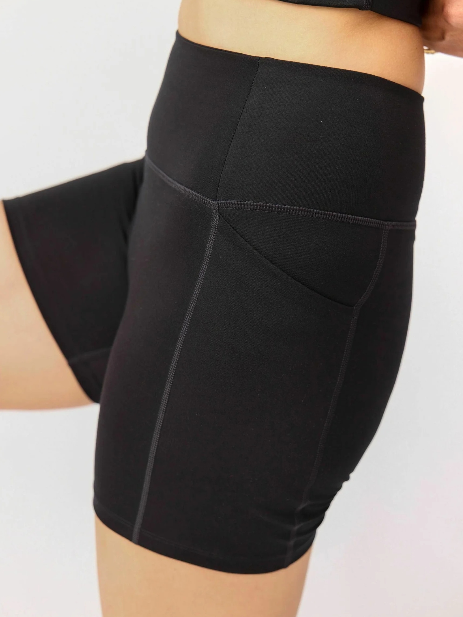 GIRLFRIEND COLLECTIVE Shorts »Girlfriend Collective Shorts Pocket«