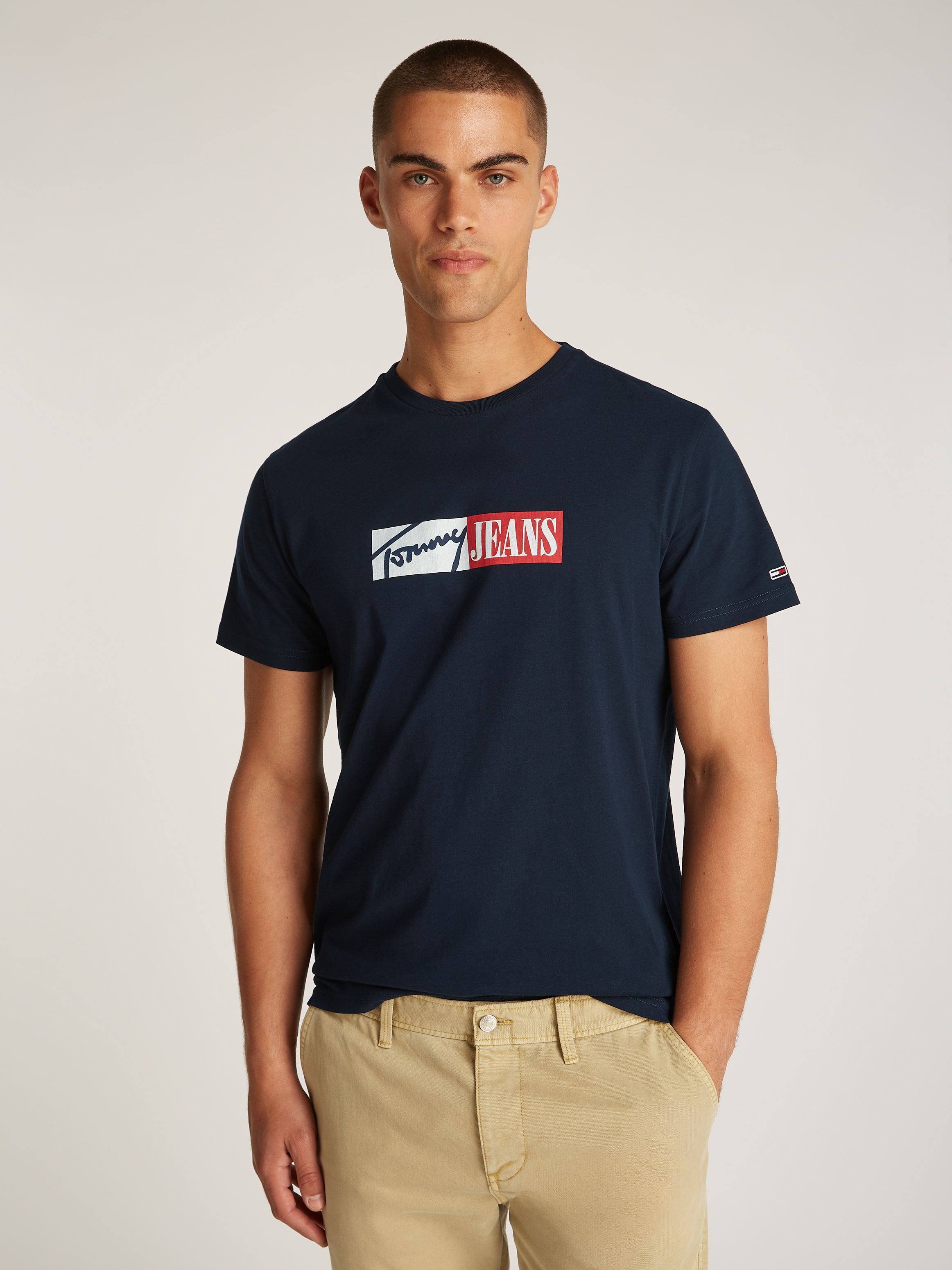 Tommy Jeans Plus Rundhalsshirt "TJM SLIM ENTRY GRAPHIC TEE EXT", in Großen Größen, mit Logostickerei am Ärmel