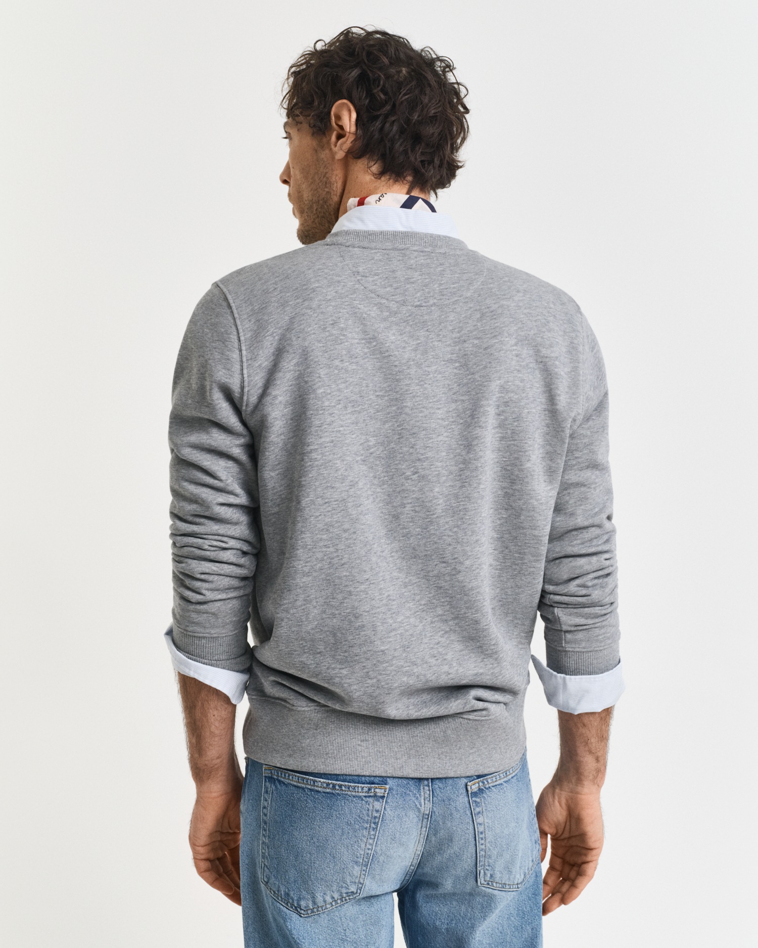 Gant Sweatshirt "REG SHIELD C-NECK SWEAT", mit Logostickerei auf der Brust günstig online kaufen