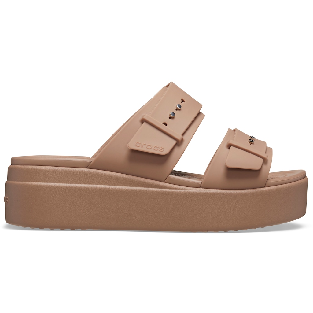 Crocs Pantolette »Brooklyn Low Wedge«, Plateau, Sommerschuh, Schlappen mit Schnallenverschluss