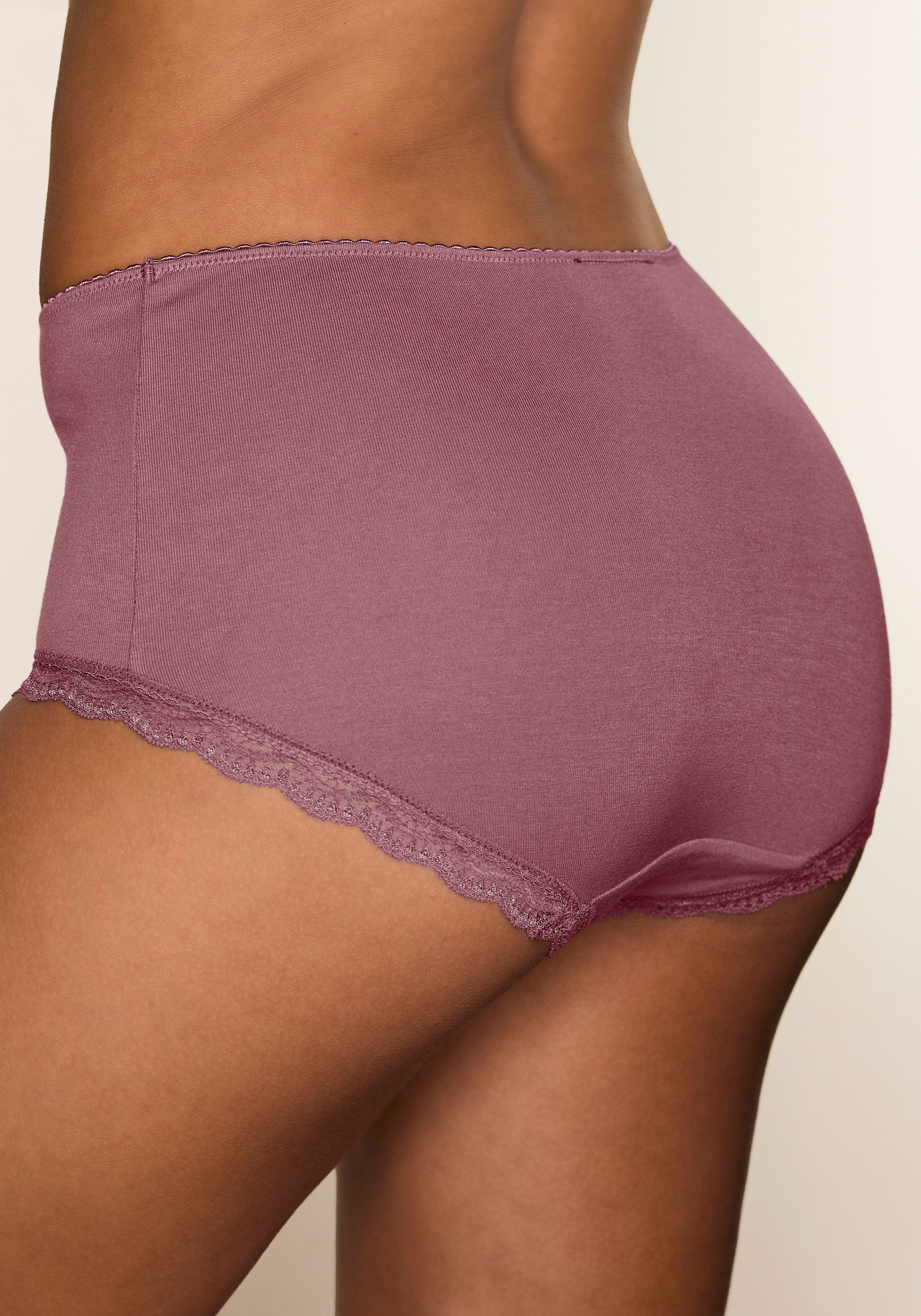 Thumbnail - LASCANA Taillenslip 5er-Pack, aus elastischer Baumwolle mit zarter Spitze, mit Aufbewahrungsbox