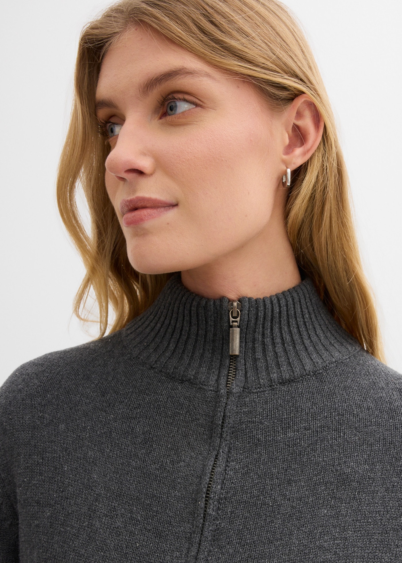 bonprix Strickjacke mit Reißverschluss, aus Baumwolle, bequeme Passform, im Casual-Stil