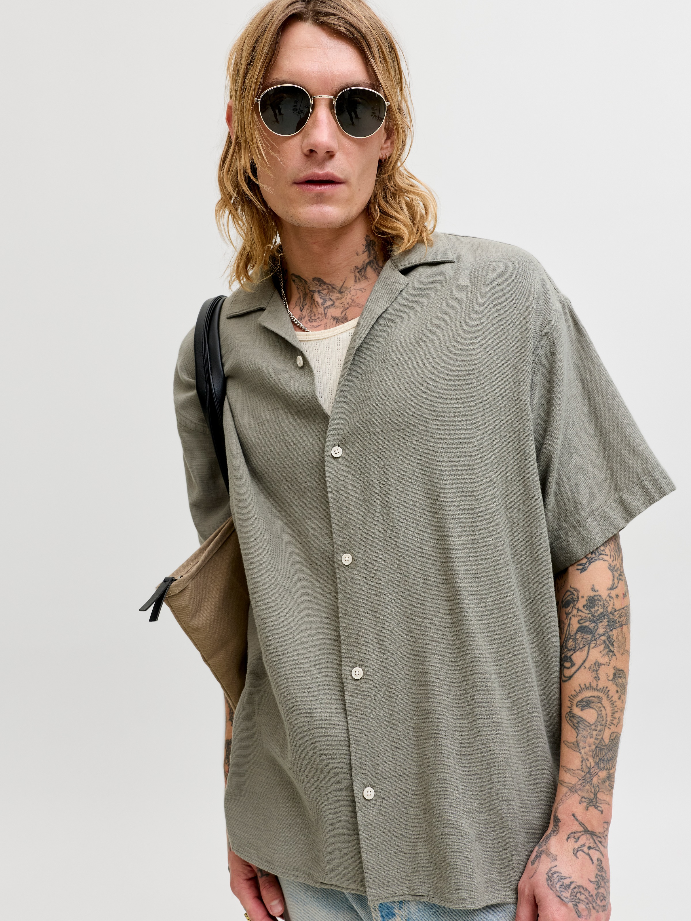 Jack & Jones Kurzarmhemd "JJELIAM RESORT SHIRT SS SN" Baumwolle, loose fit günstig online kaufen