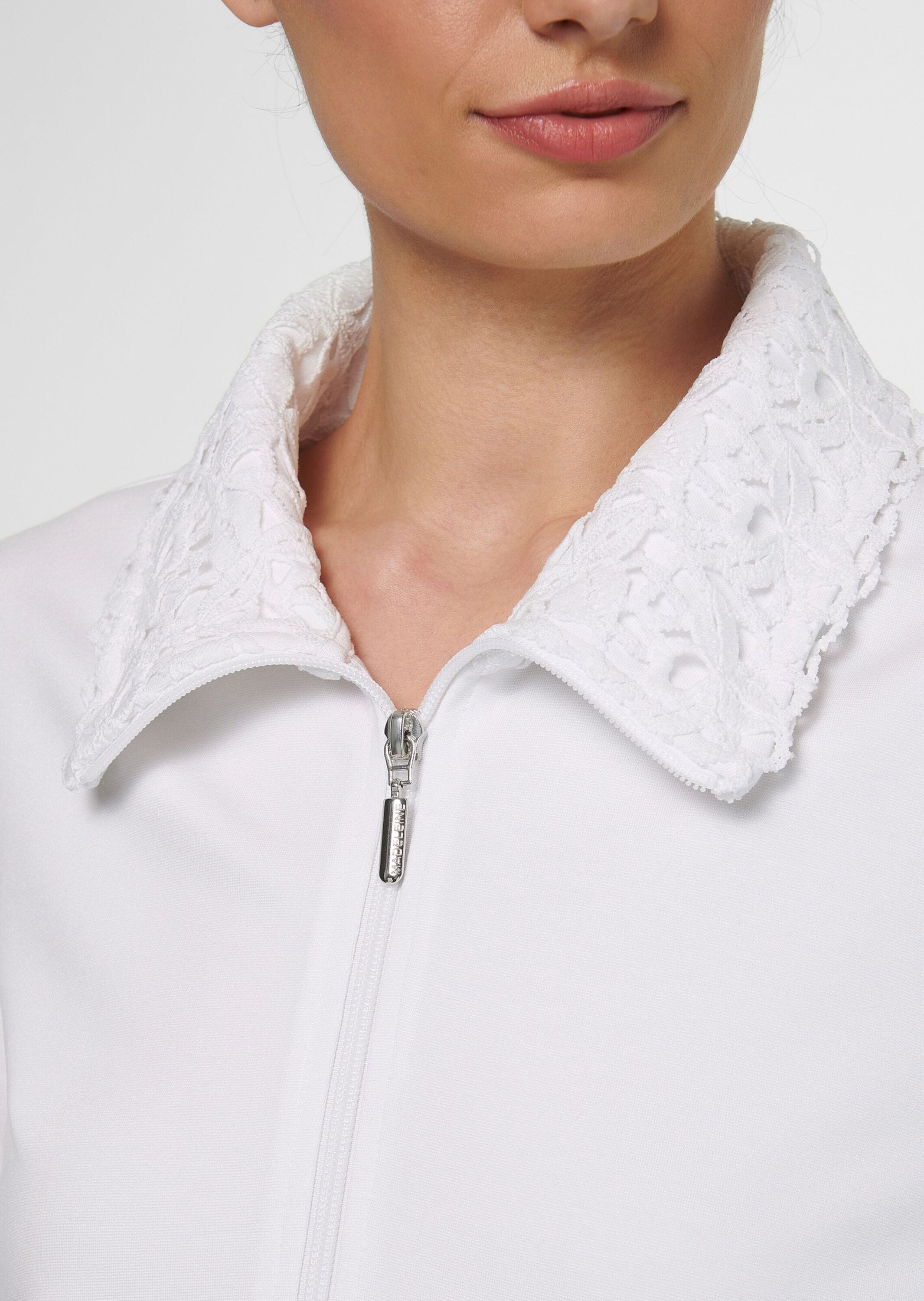 MADELEINE Outdoorjacke »Jacke Loungejacke mit Spitzenkragen«